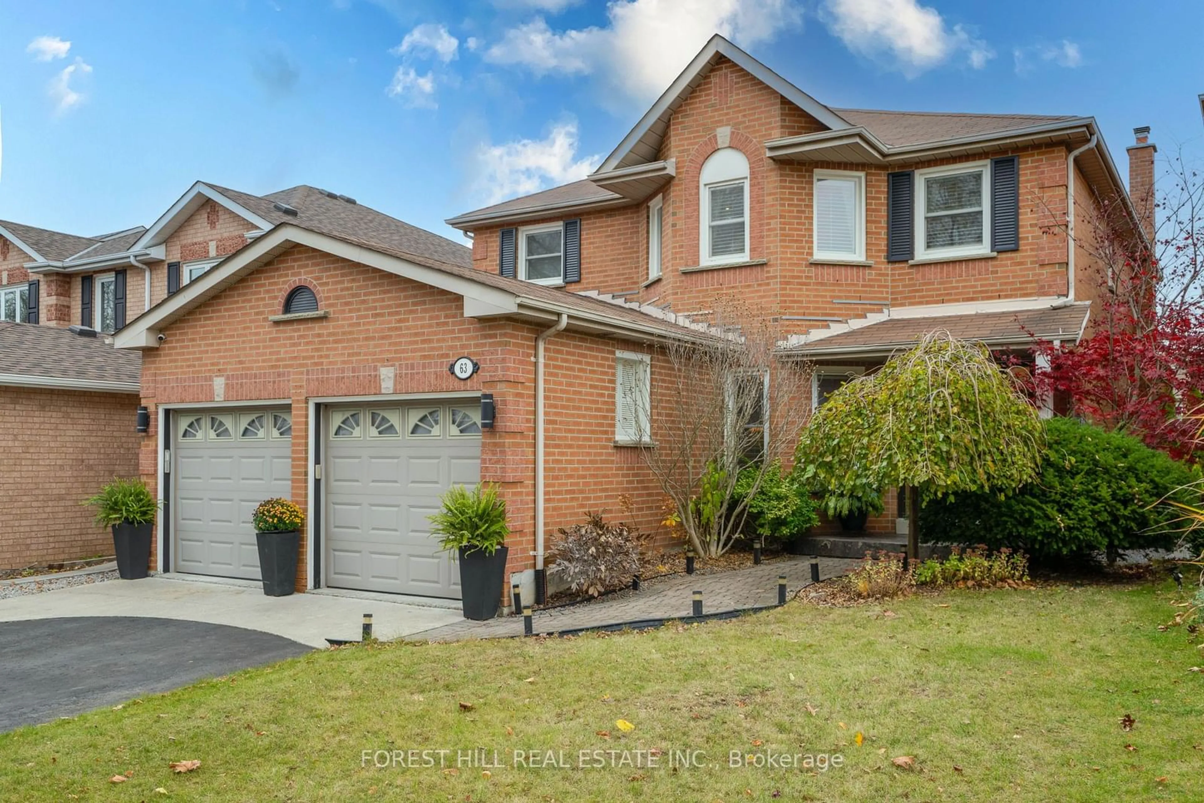 Home with brick exterior material for 63 Dawlish Ave, Aurora Ontario L4G 6R4