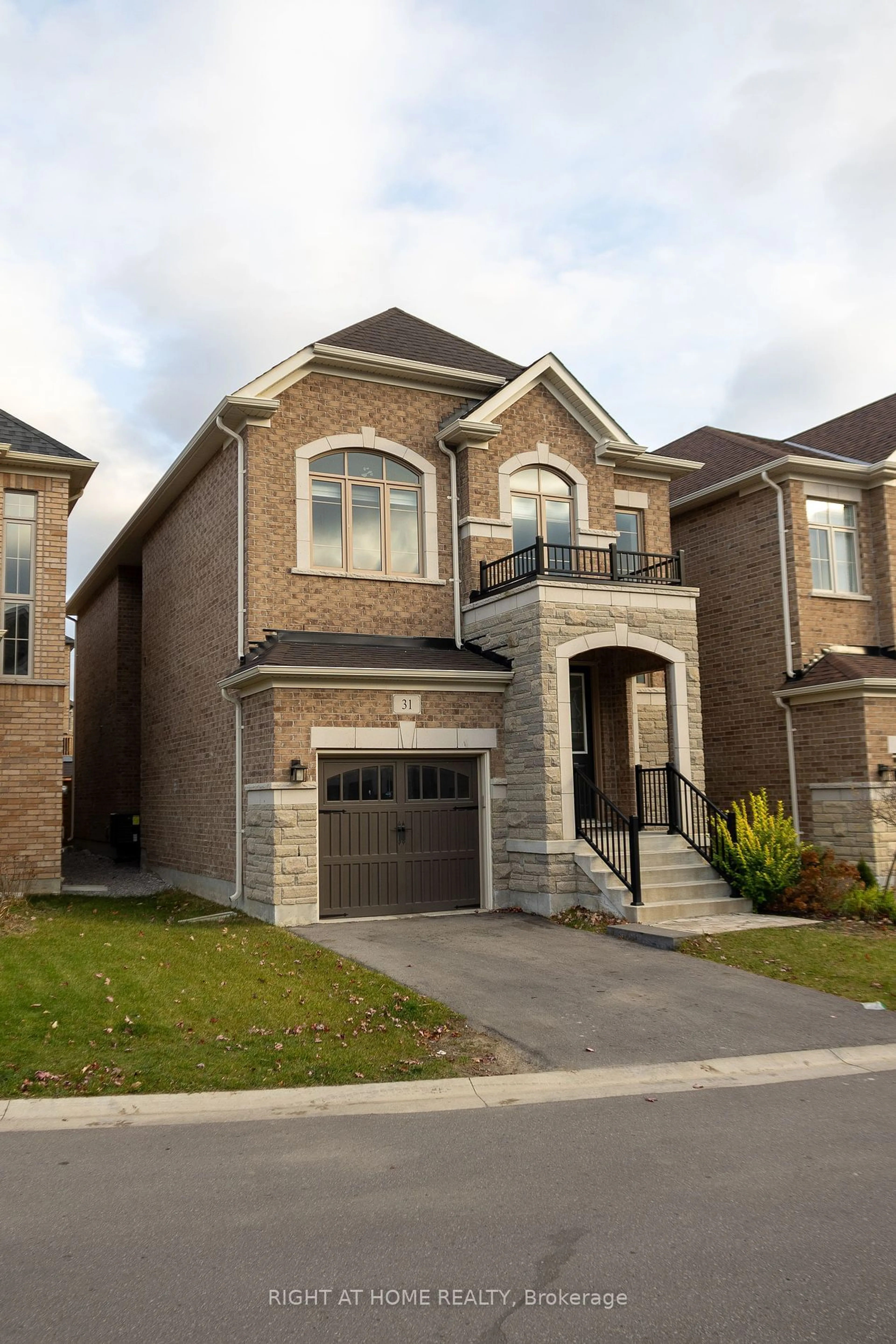 Home with brick exterior material for 31 Pine Hill Cres, Aurora Ontario L4G 3X9