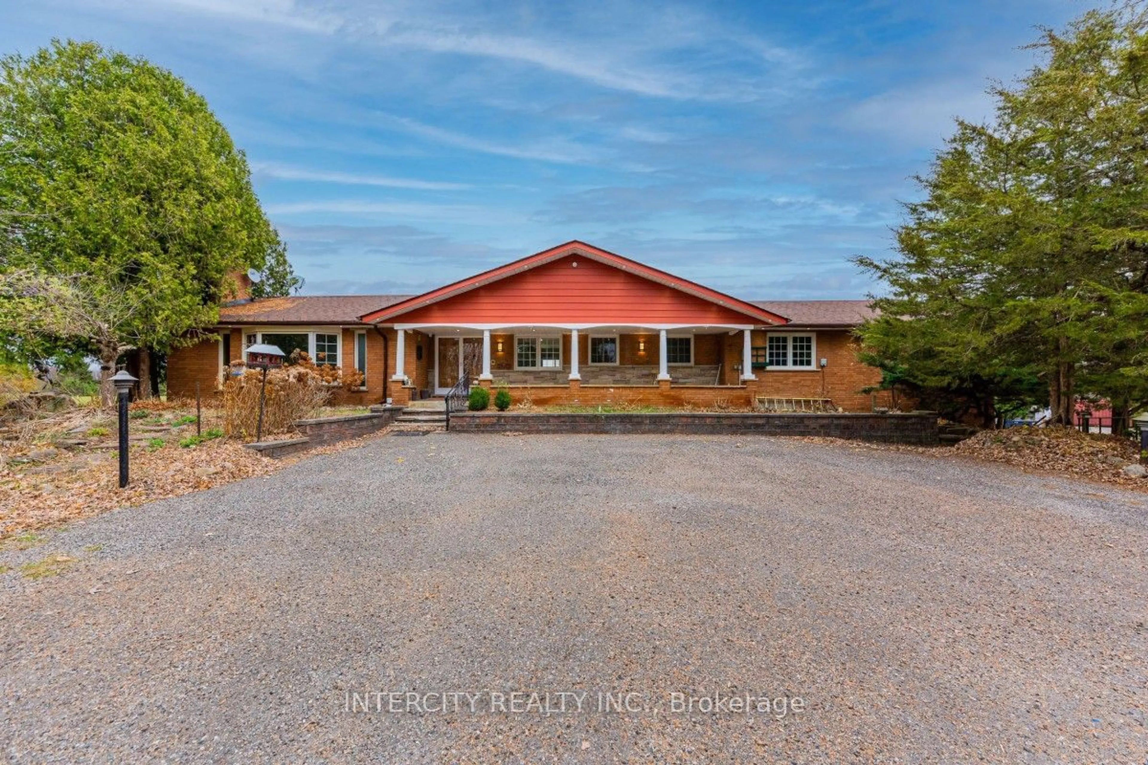 Frontside or backside of a home, the front or back of building for 21889 Highway 48, East Gwillimbury Ontario L0G 1M0