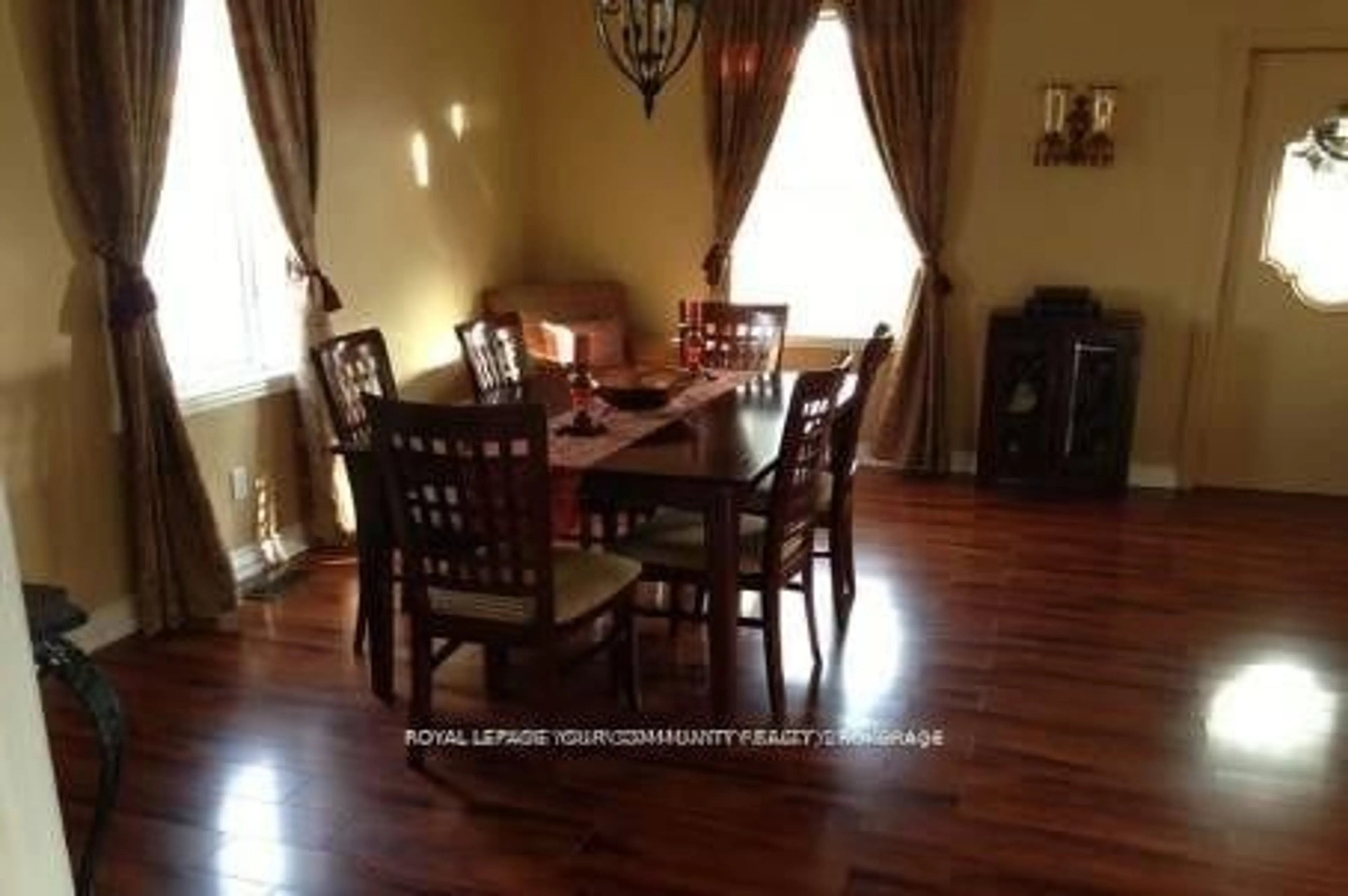 Dining room, wood floors, cottage for 94 Elgin Mills Rd, Richmond Hill Ontario L4C 4M2