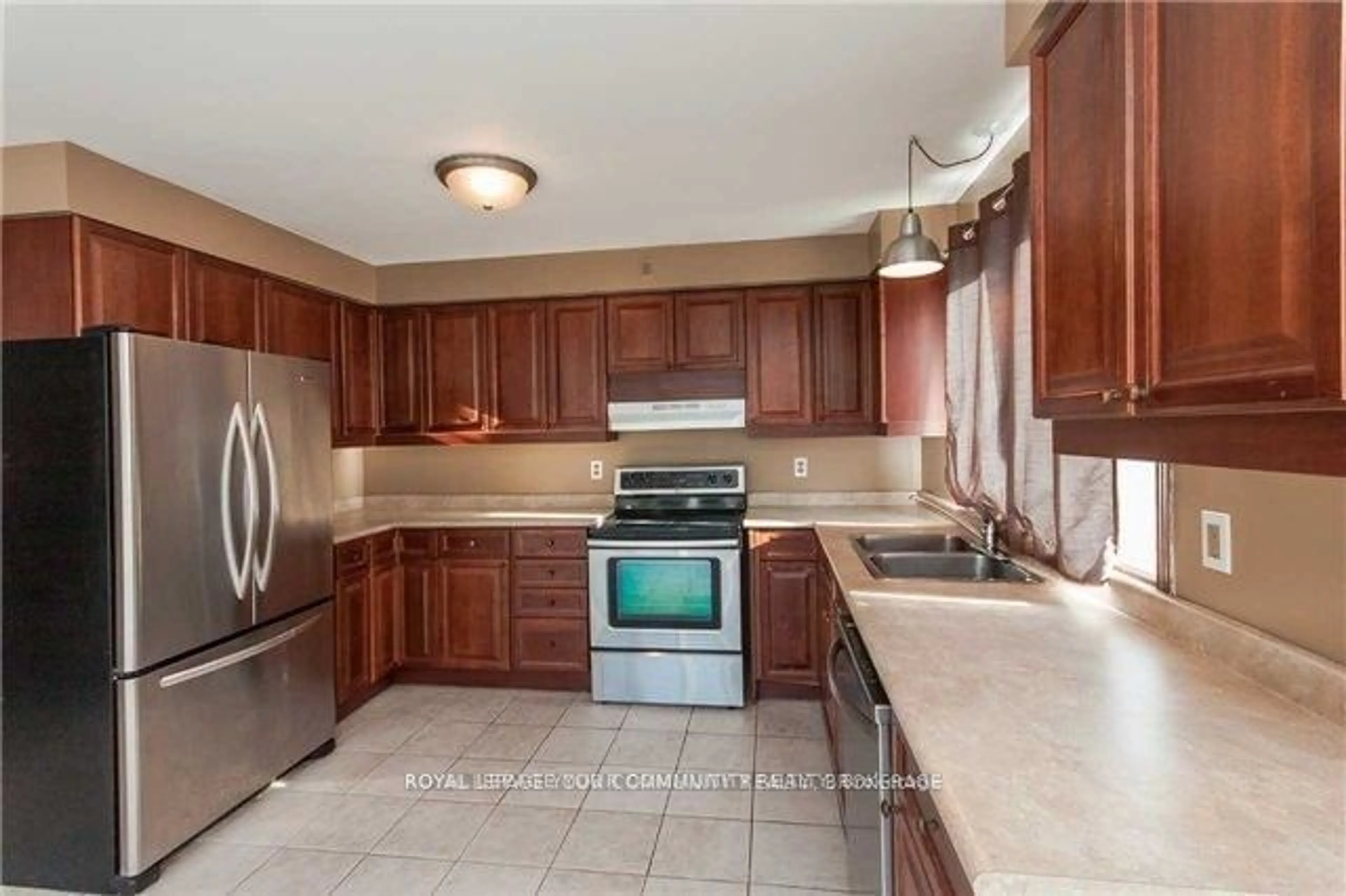 Kitchen, wood floors, cottage for 90 Elgin Mills Rd, Richmond Hill Ontario L4C 4M2