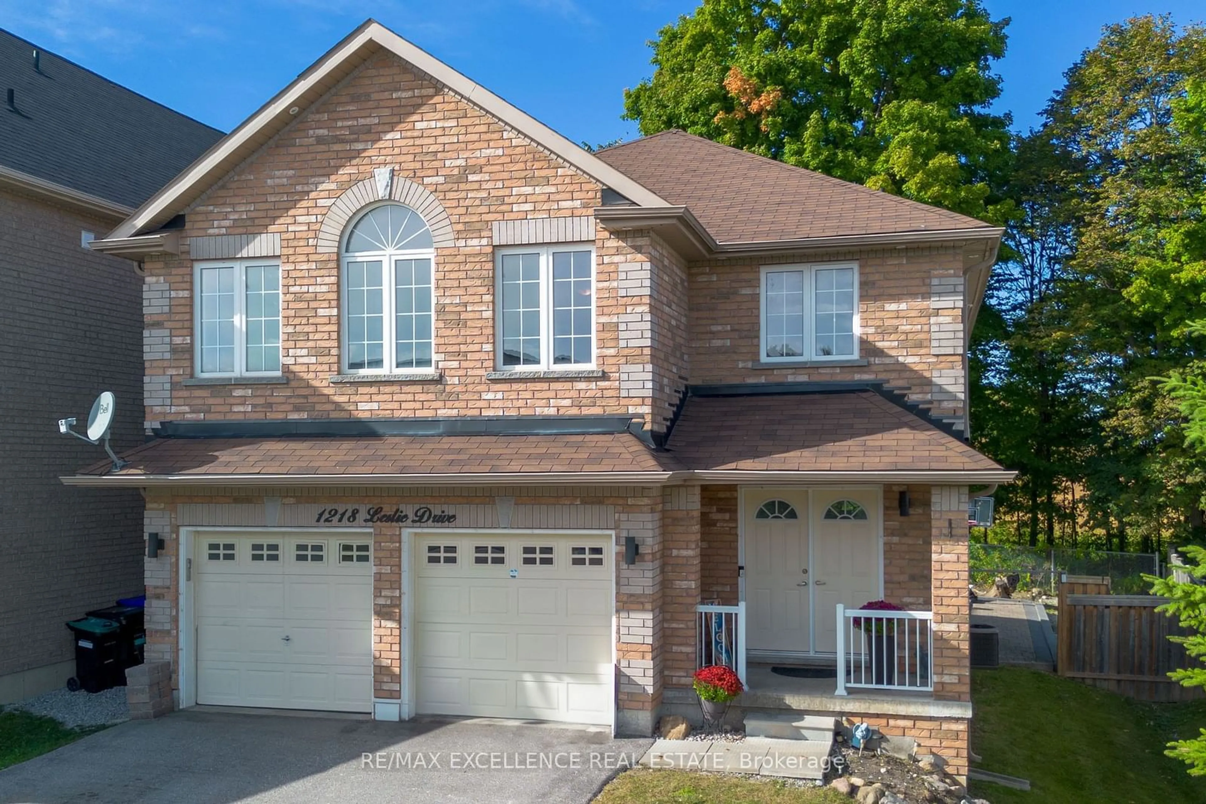 Home with brick exterior material for 1218 Leslie Dr, Innisfil Ontario L9S 2B1