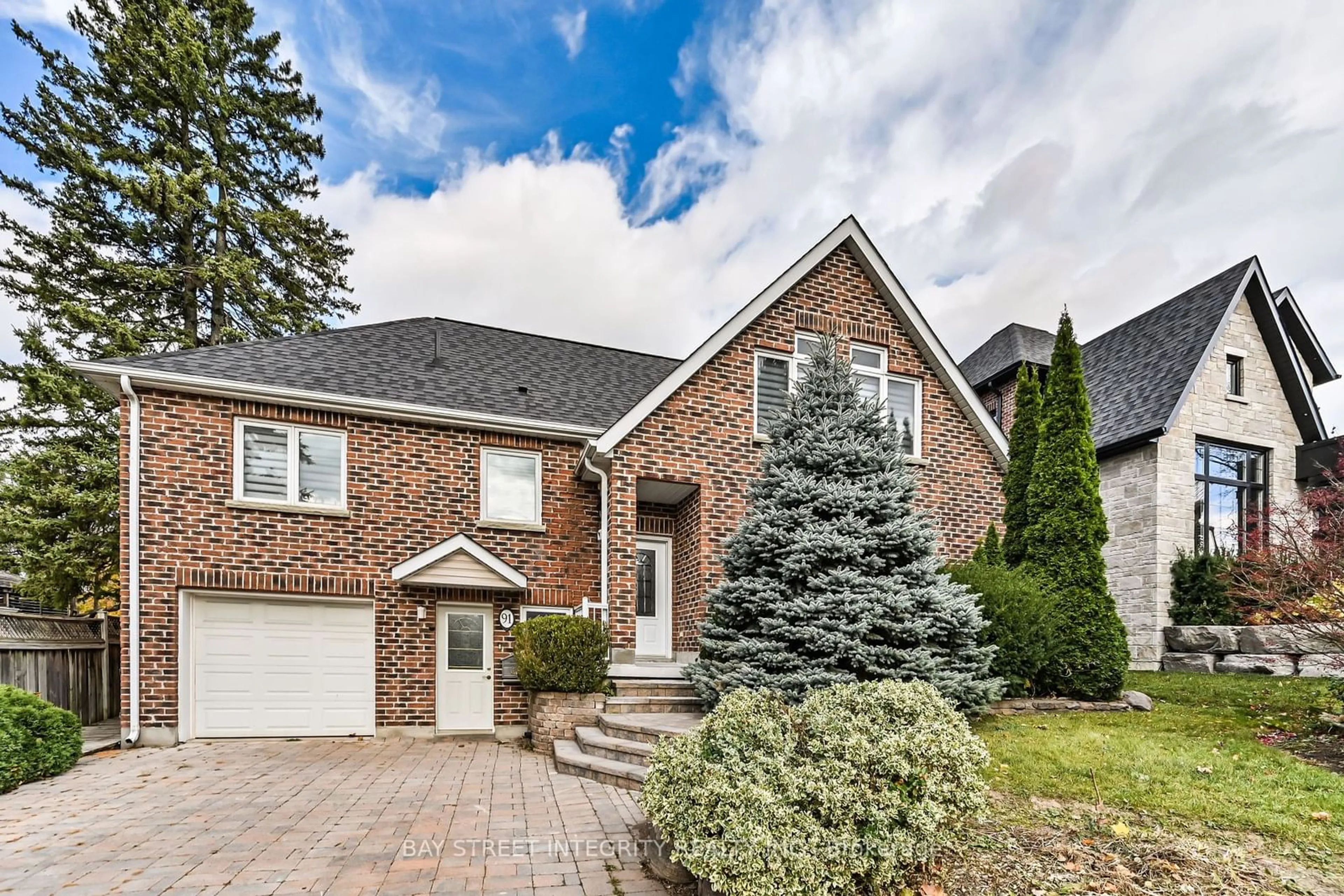 Home with brick exterior material for 91 Roxborough Rd, Newmarket Ontario L3Y 3L1