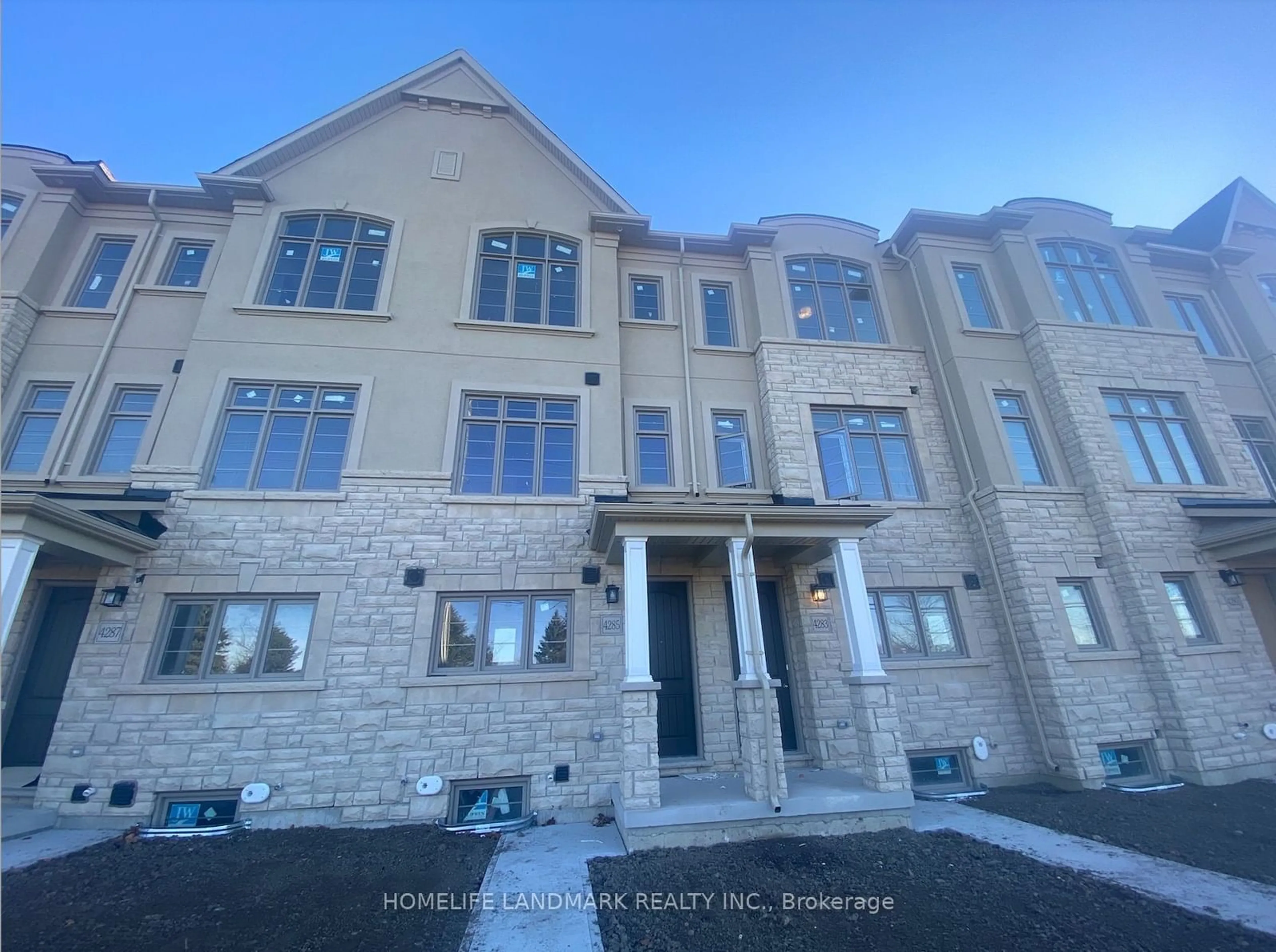 A pic from exterior of the house or condo, the front or back of building for 4285 Major Mackenzie Dr, Markham Ontario L6C 1K4