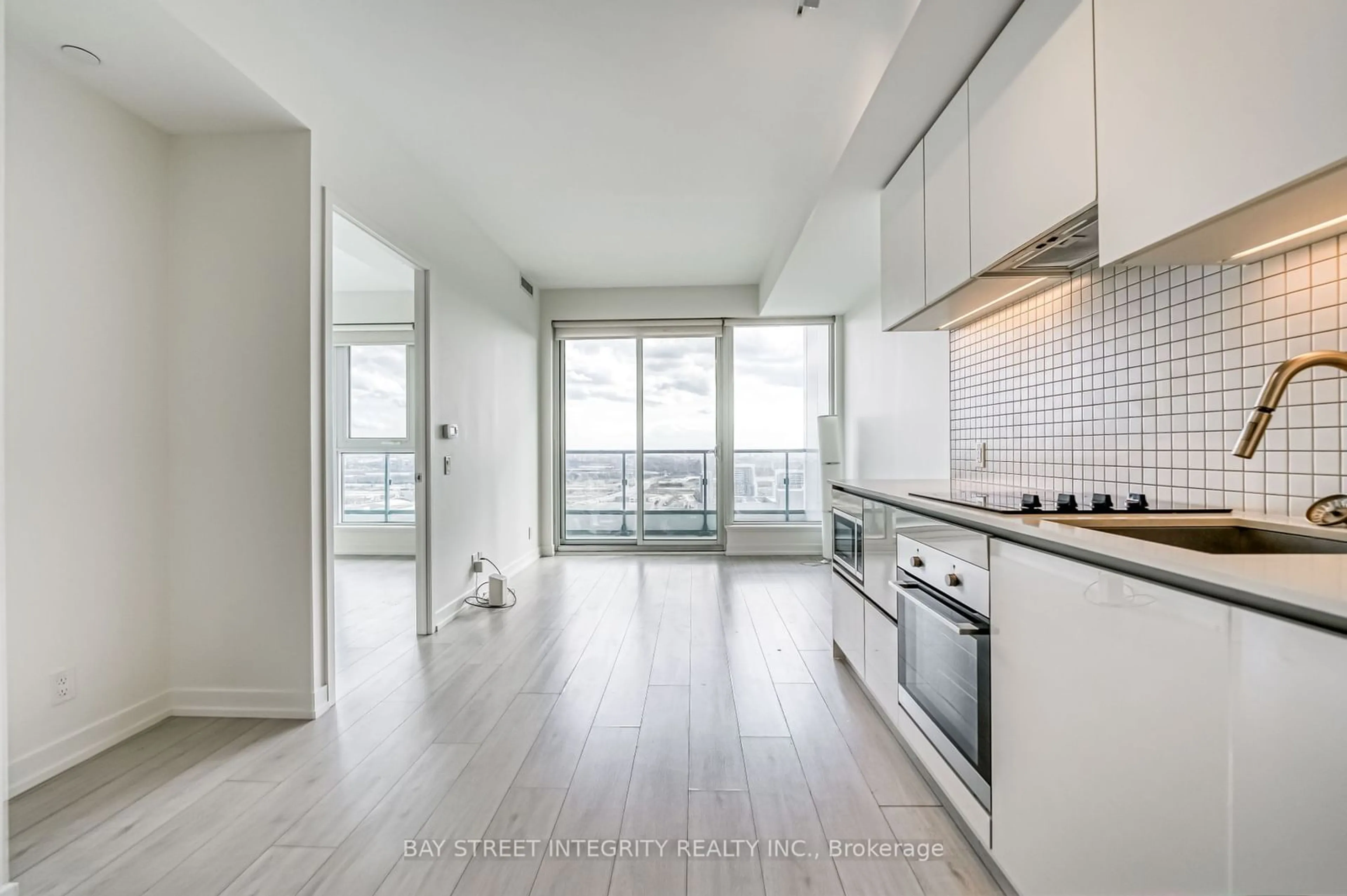 Open concept kitchen for 5 Buttermill Ave #3205, Vaughan Ontario L4K 0J5