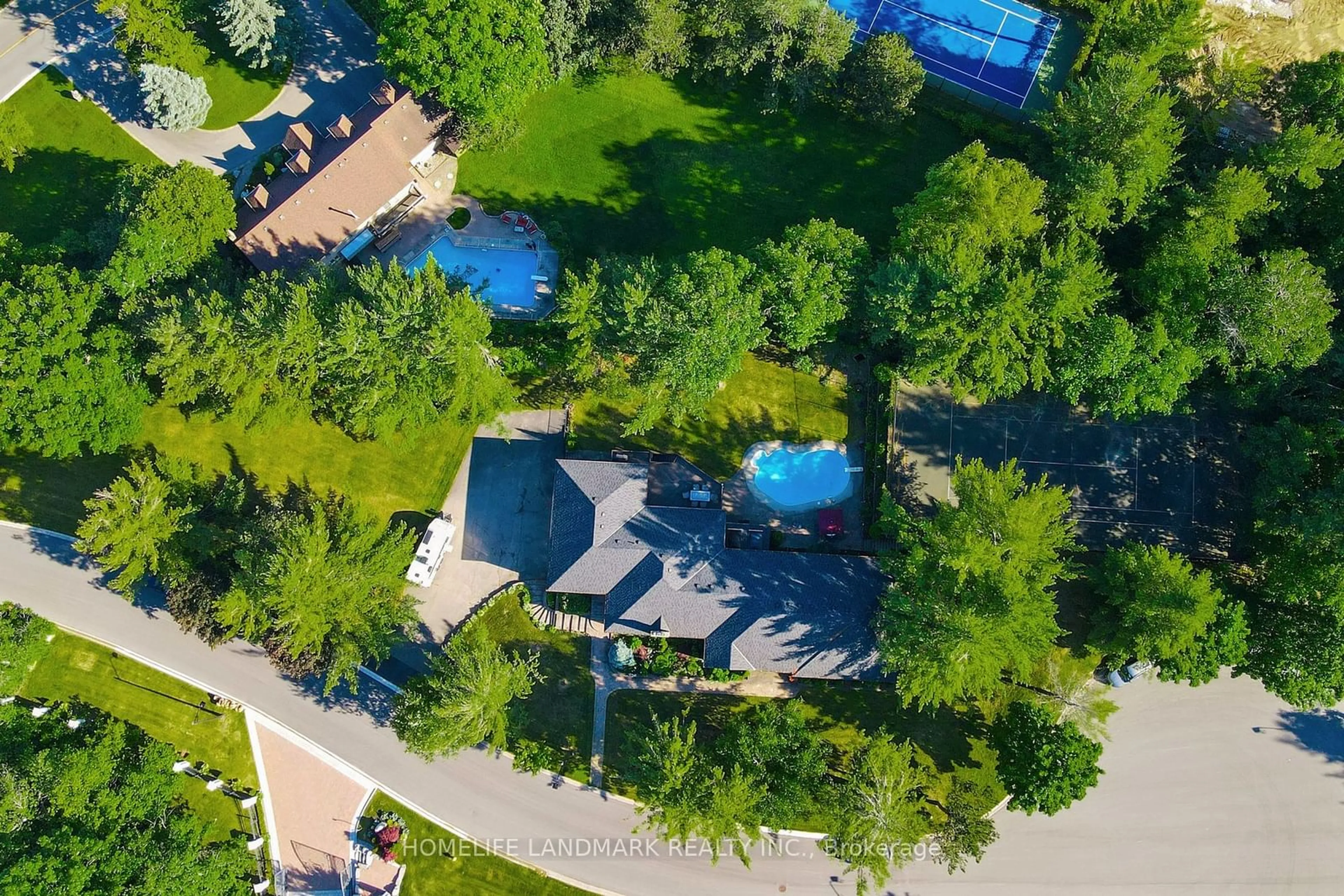 Frontside or backside of a home, the street view for 11 Marcus Crt, Vaughan Ontario L6A 1G2