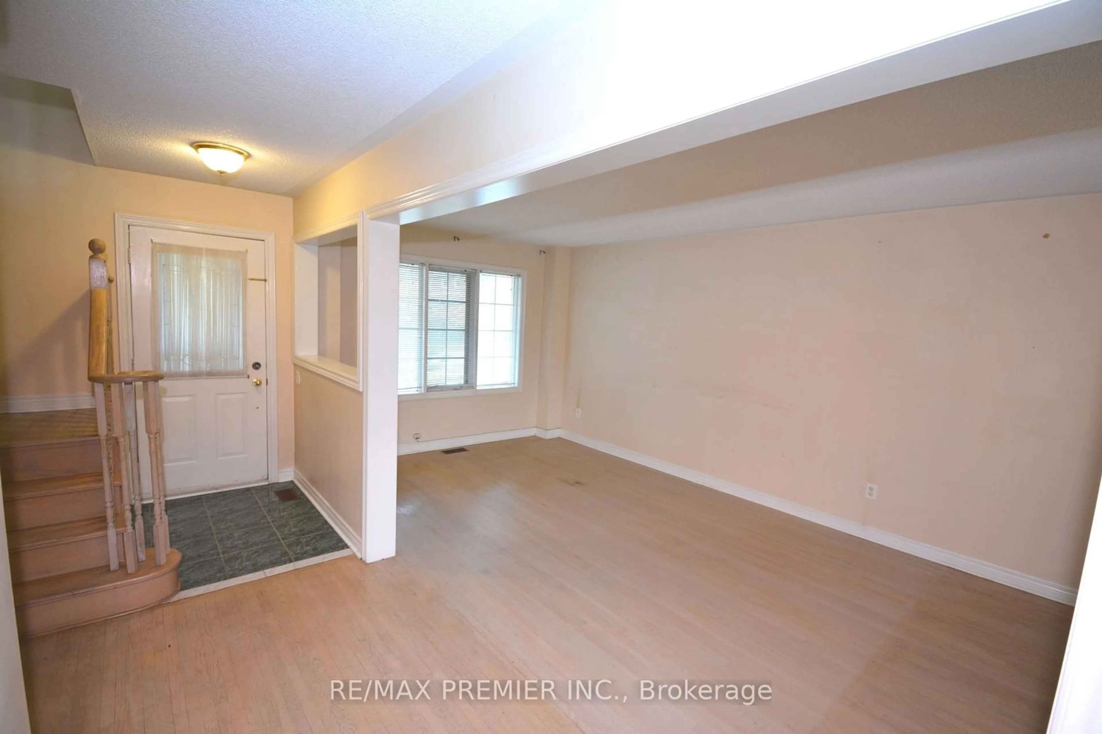 A pic of a room, not visible floor for 77 Stonebriar Dr, Vaughan Ontario L6A 2M9