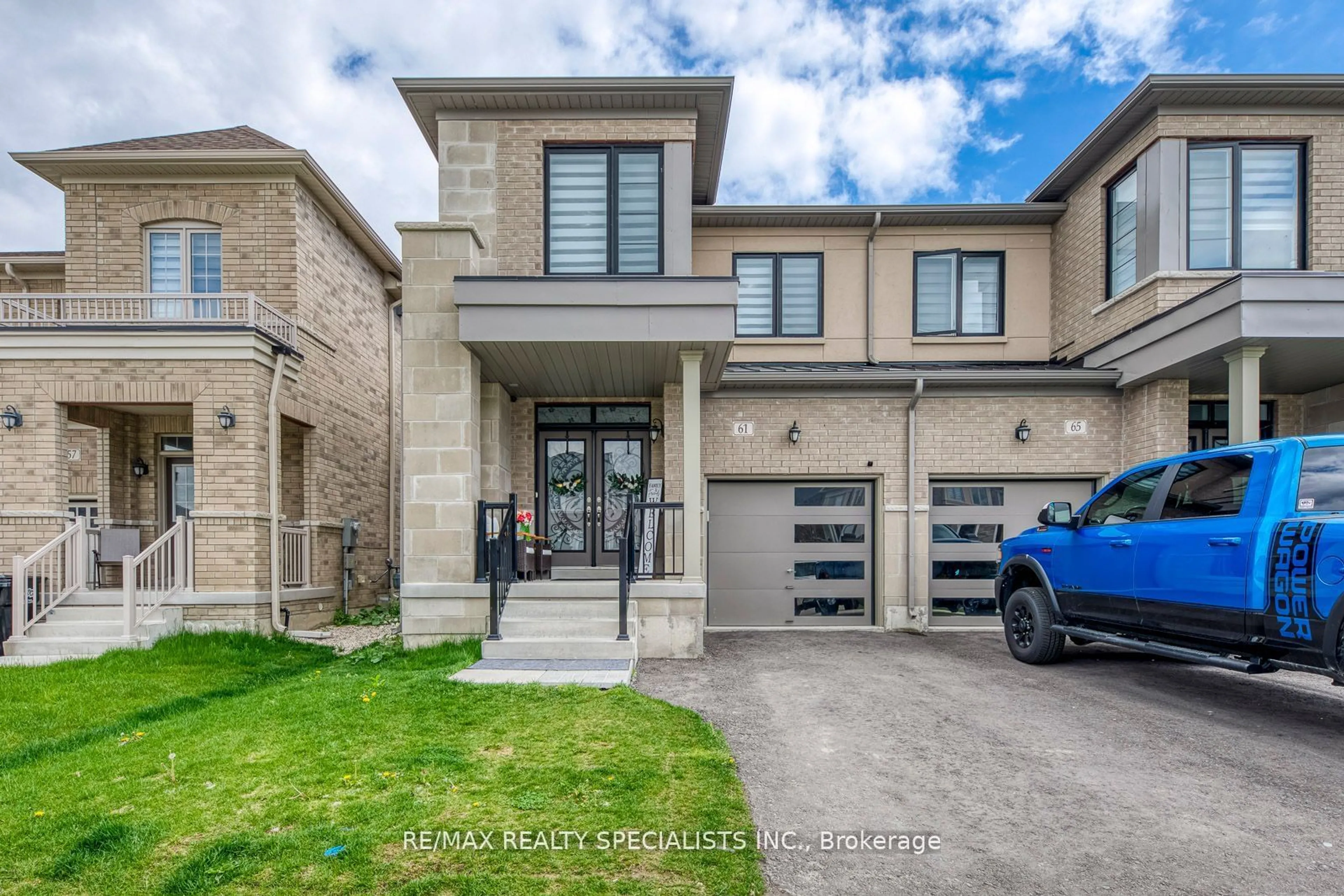 Home with brick exterior material for 61 Tiberini Way, Bradford West Gwillimbury Ontario L3Z 4K3