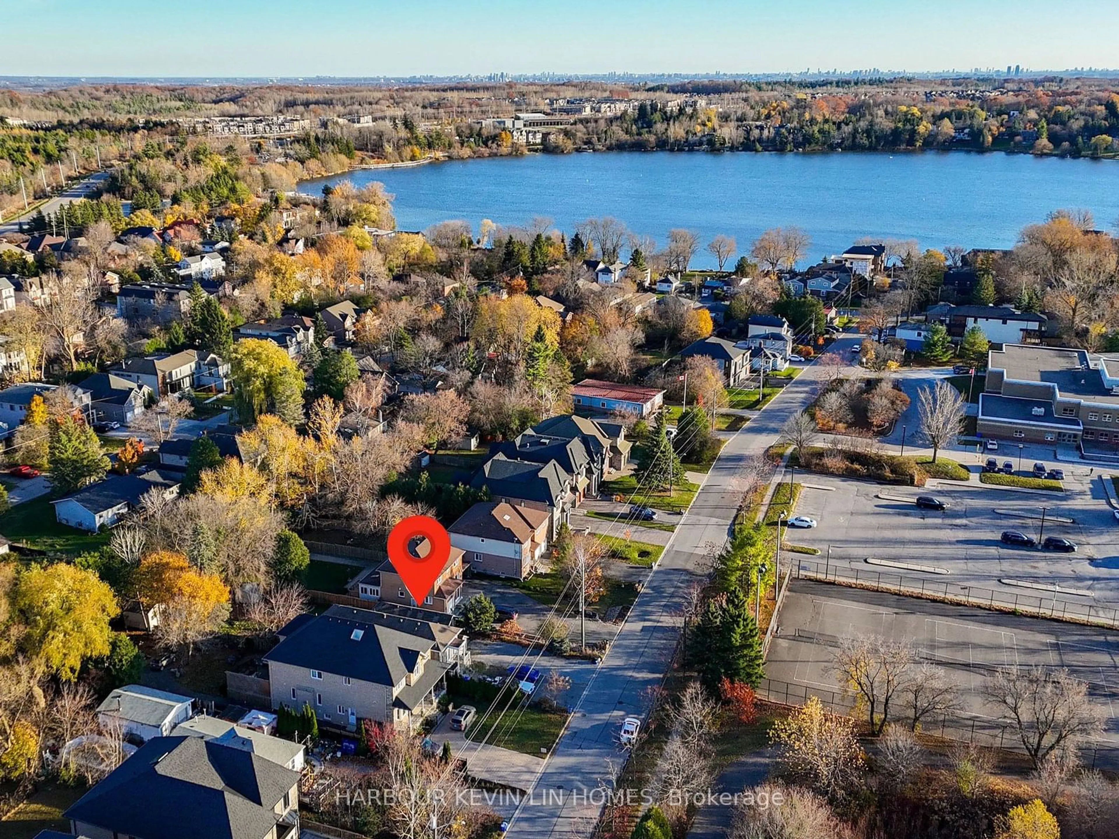 A pic from exterior of the house or condo, the view of lake or river for 123 Wildwood Ave, Richmond Hill Ontario L4E 3B6