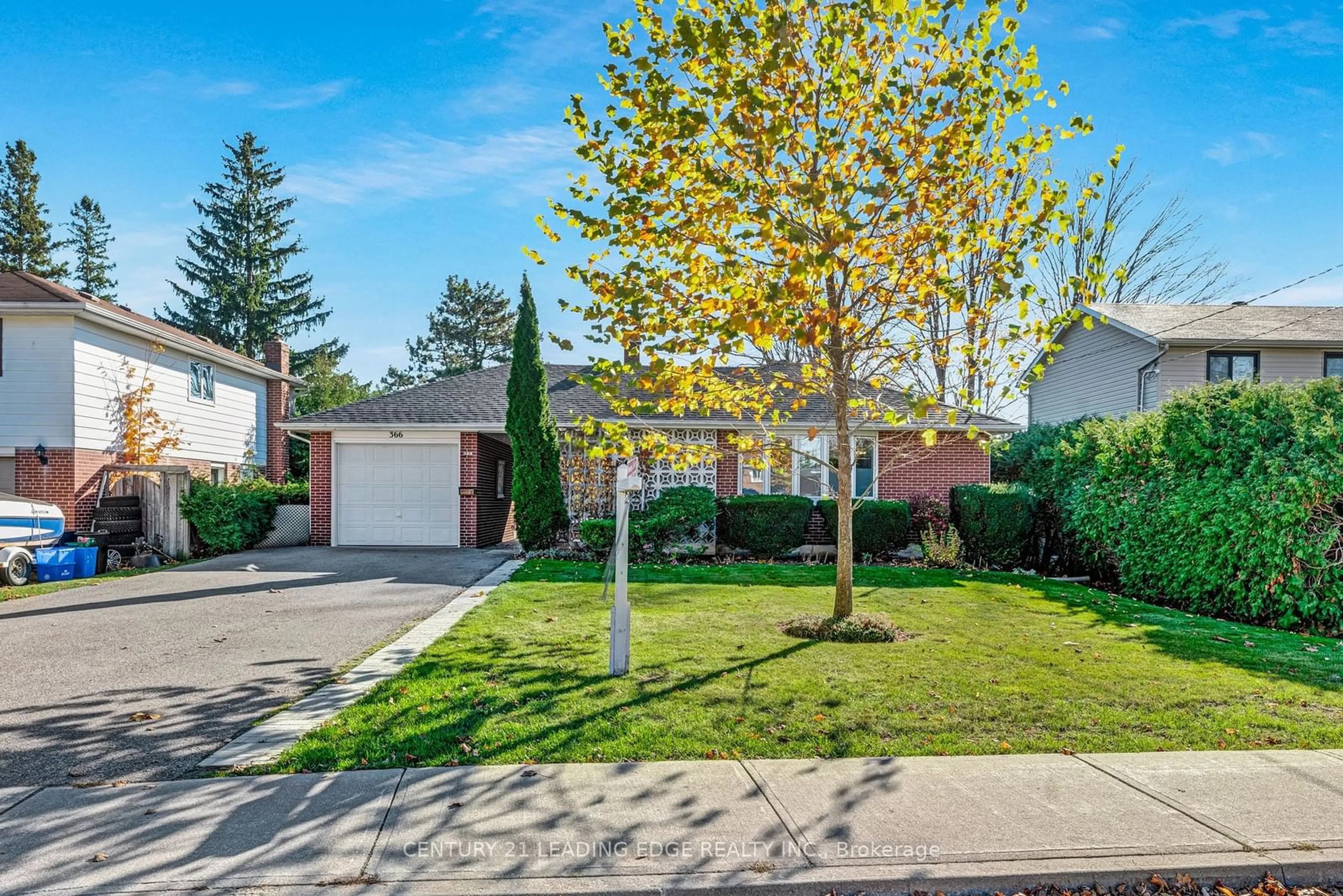 Frontside or backside of a home, the fenced backyard for 366 Elm Rd, Whitchurch-Stouffville Ontario L4A 1E4