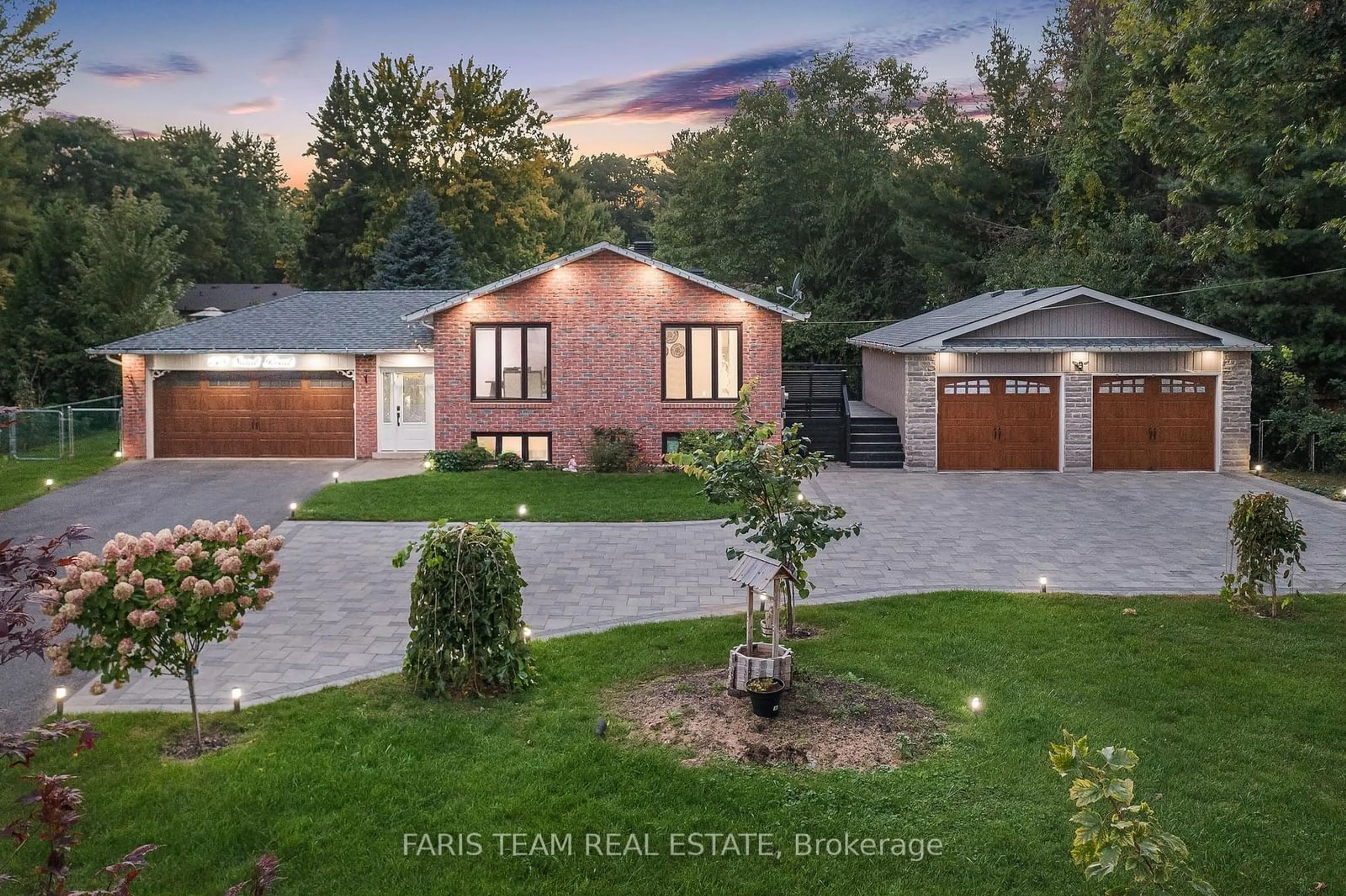 Frontside or backside of a home, the street view for 148 Sand Rd, East Gwillimbury Ontario L9N 1H9