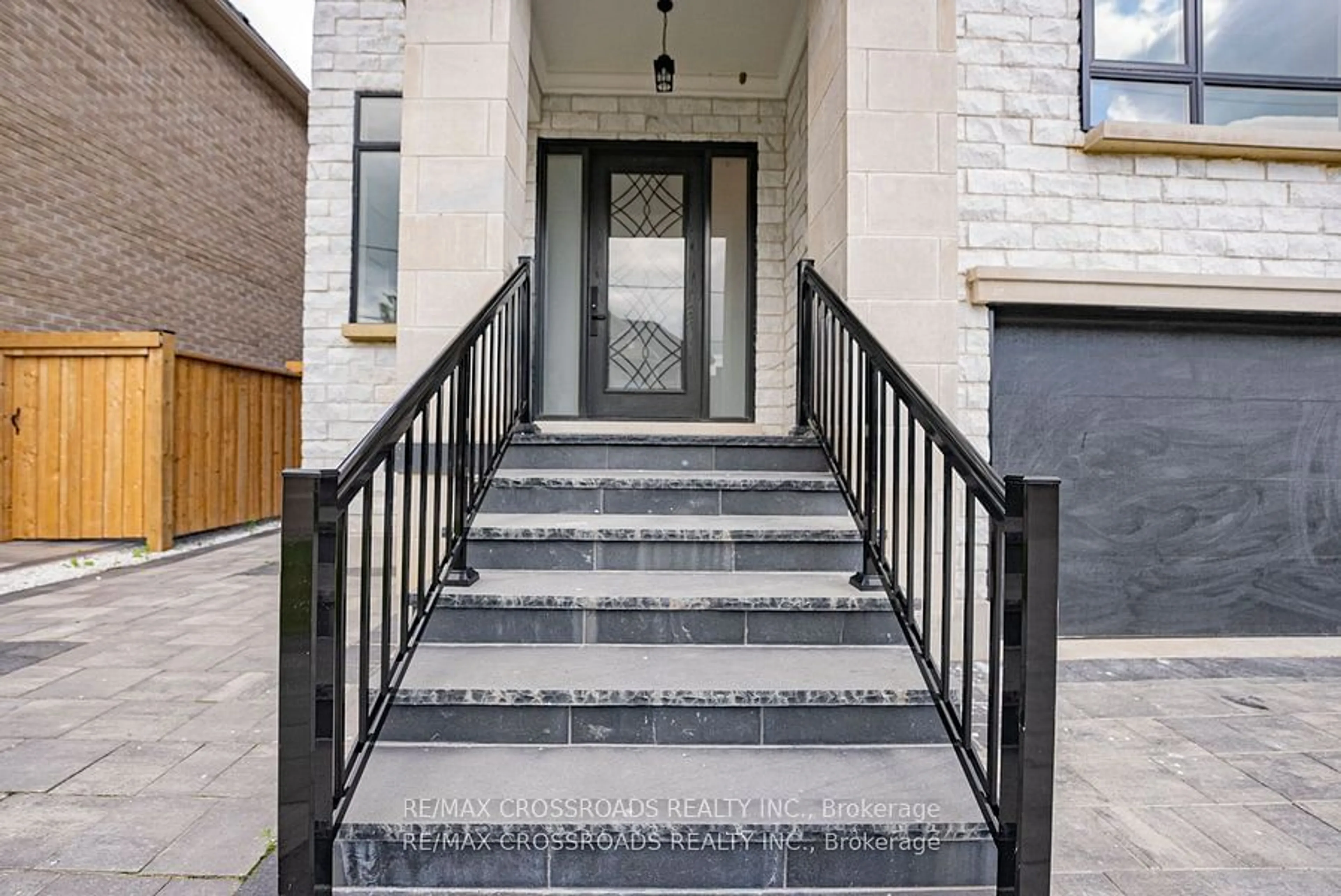 Stairs for 25 Madison Ave, Richmond Hill Ontario L4E 2Z7