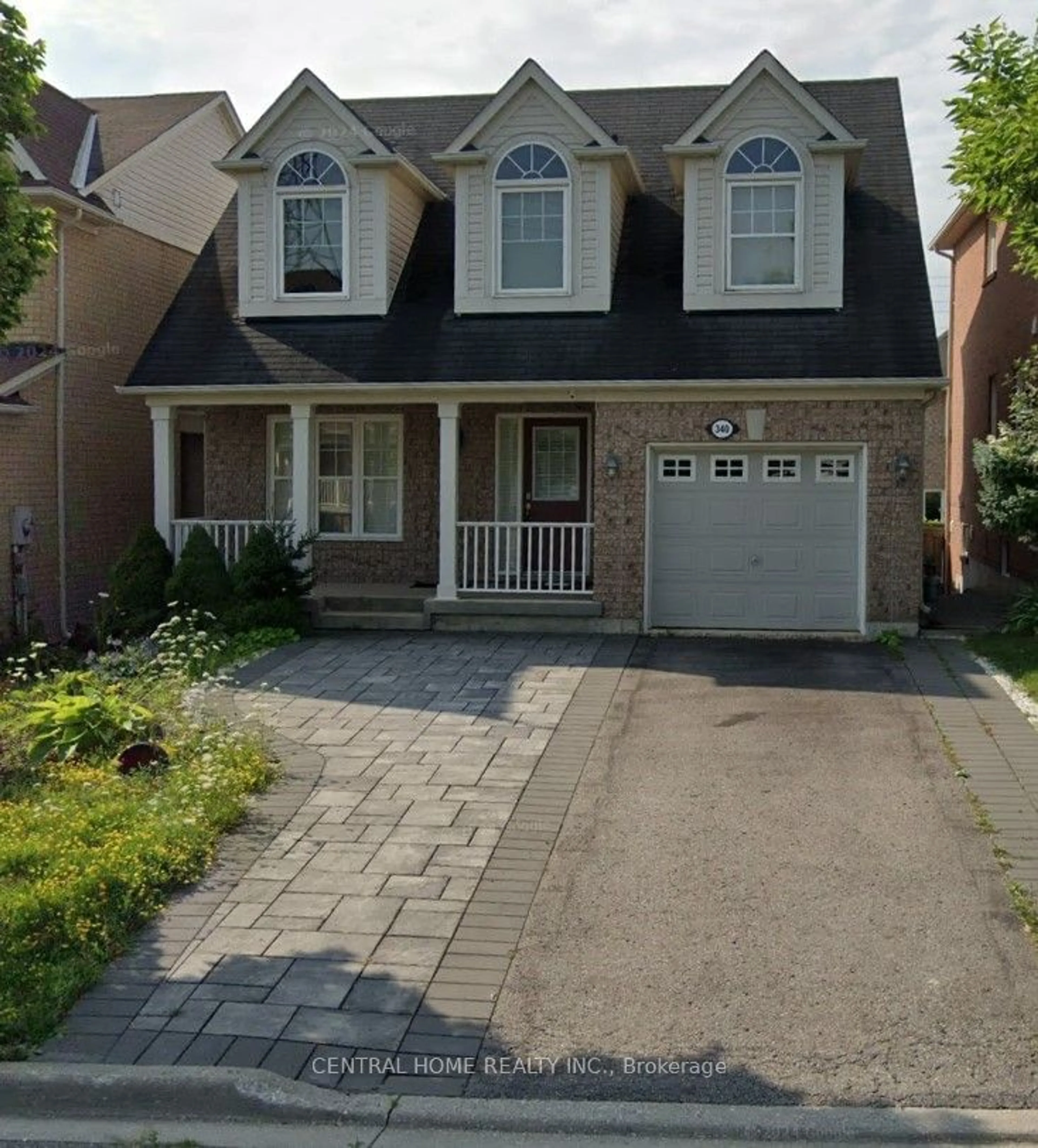 Frontside or backside of a home, the street view for 340 Carlissa Run, Newmarket Ontario L3X 3J9