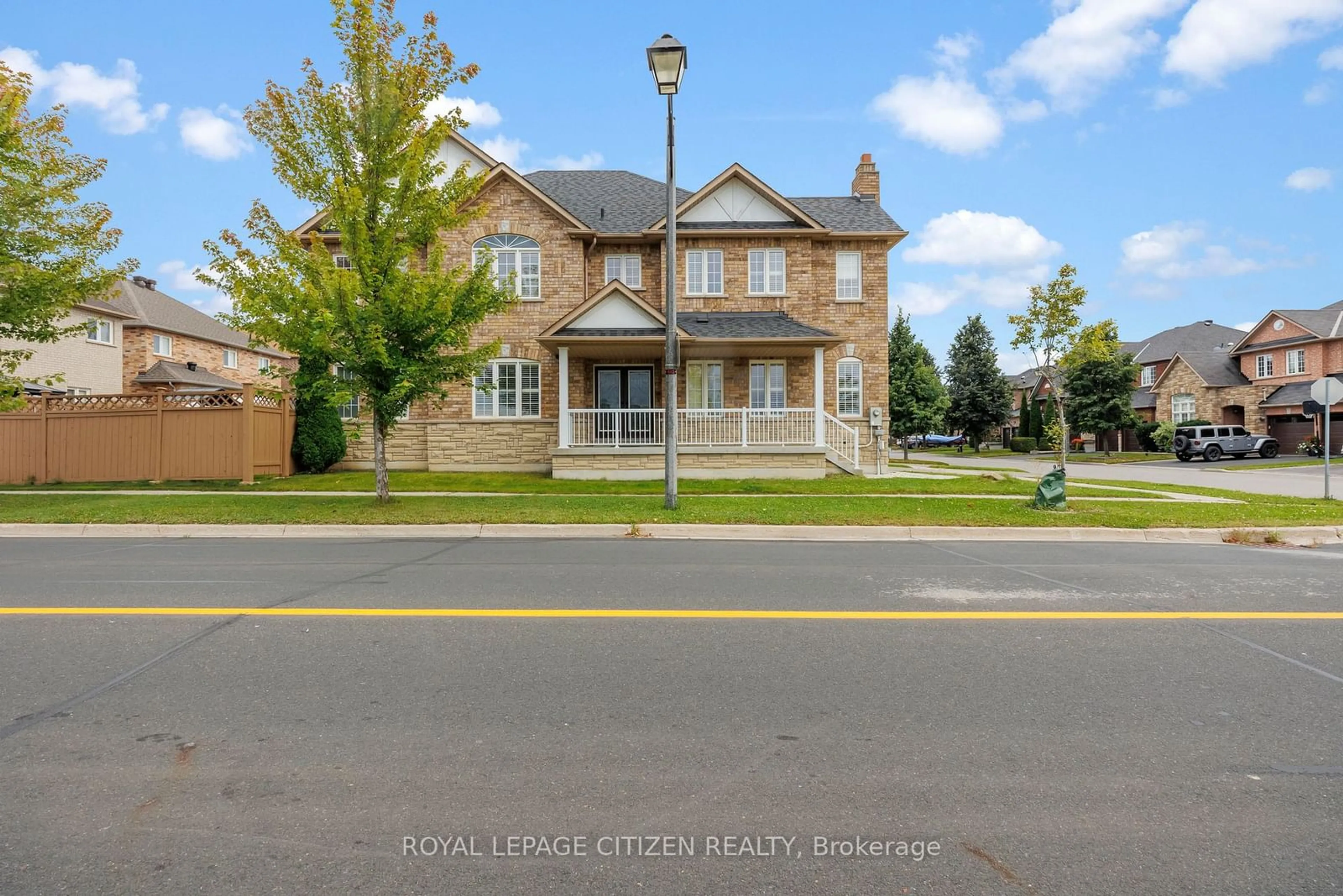 Frontside or backside of a home, the street view for 29 Peterkin Rd, Markham Ontario L6E 1Y9