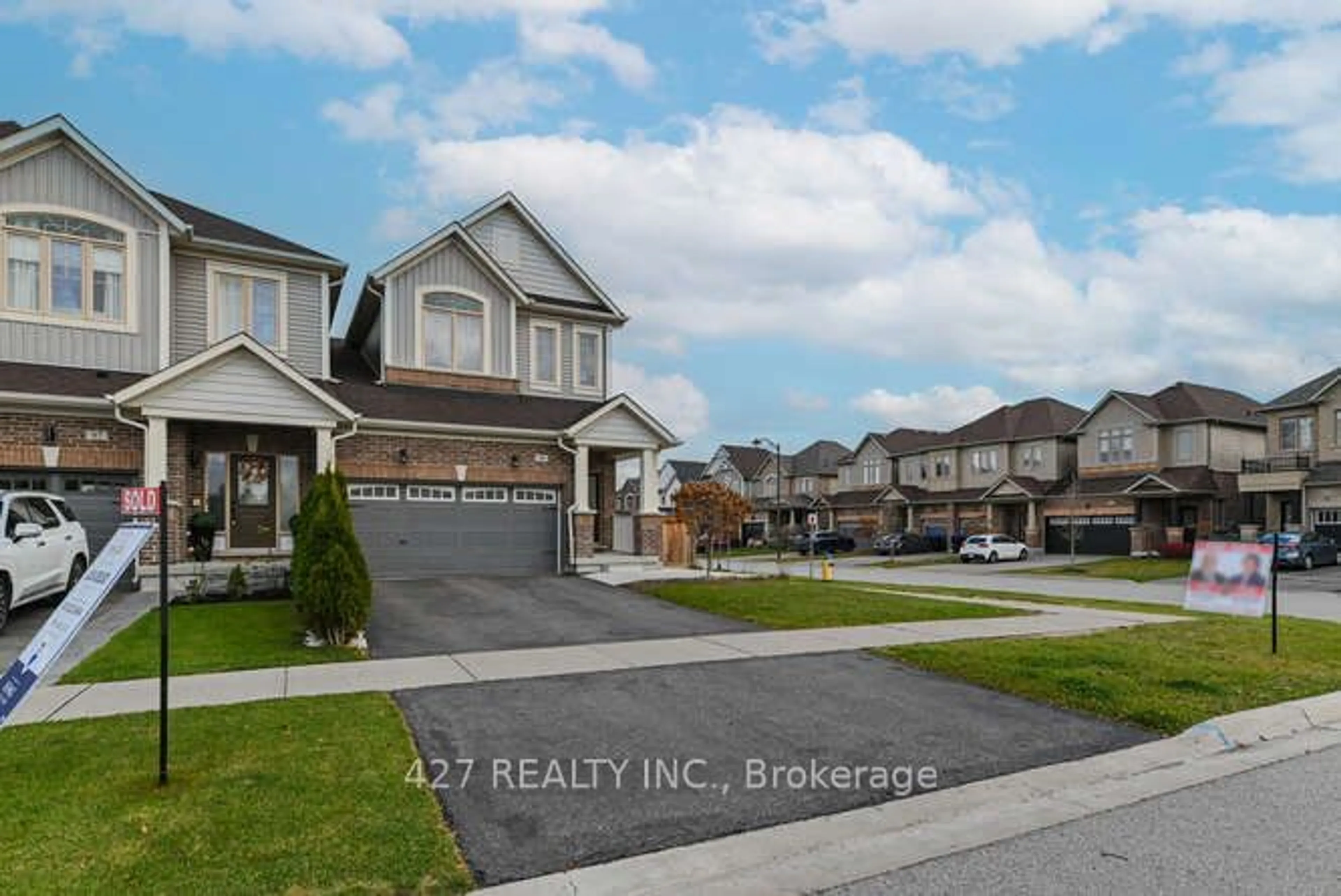 Frontside or backside of a home, the street view for 99 Gallagher Cres, New Tecumseth Ontario L9R 0P1