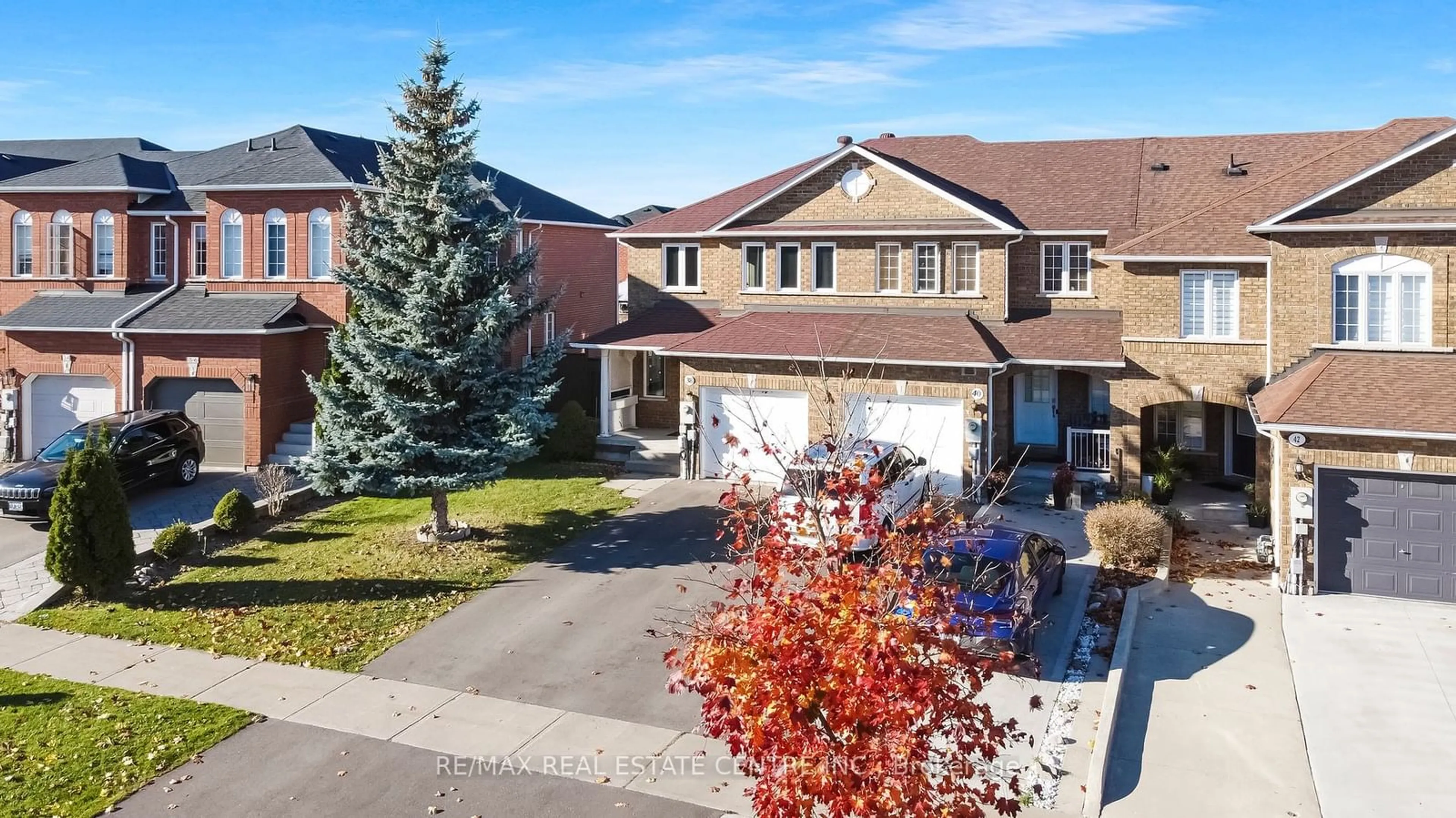 A pic from exterior of the house or condo, the street view for 38 Piazza Cres, Vaughan Ontario L4H 2C7