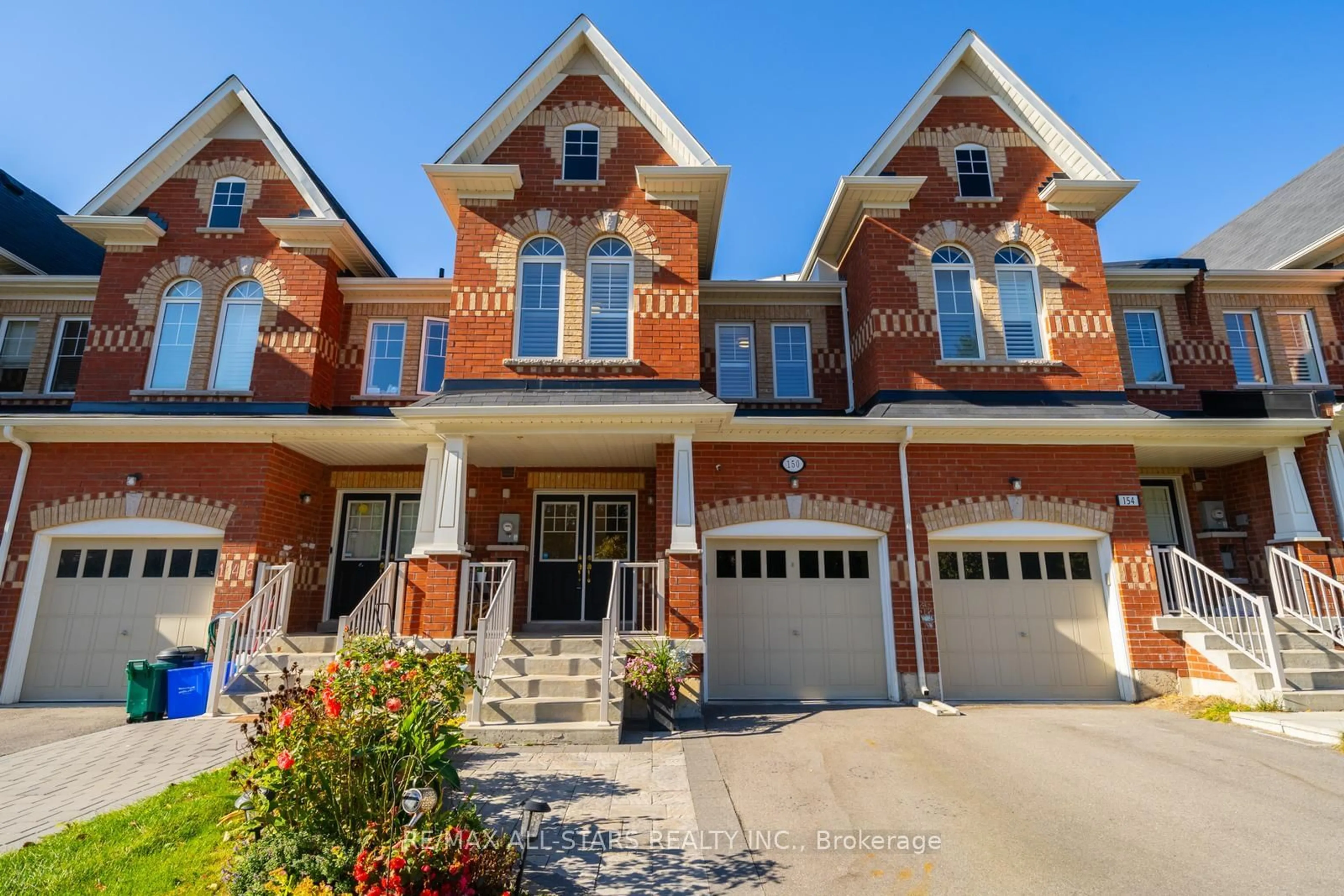 A pic from exterior of the house or condo, the street view for 150 Noah's Farm Tr, Whitchurch-Stouffville Ontario L4A 4P1