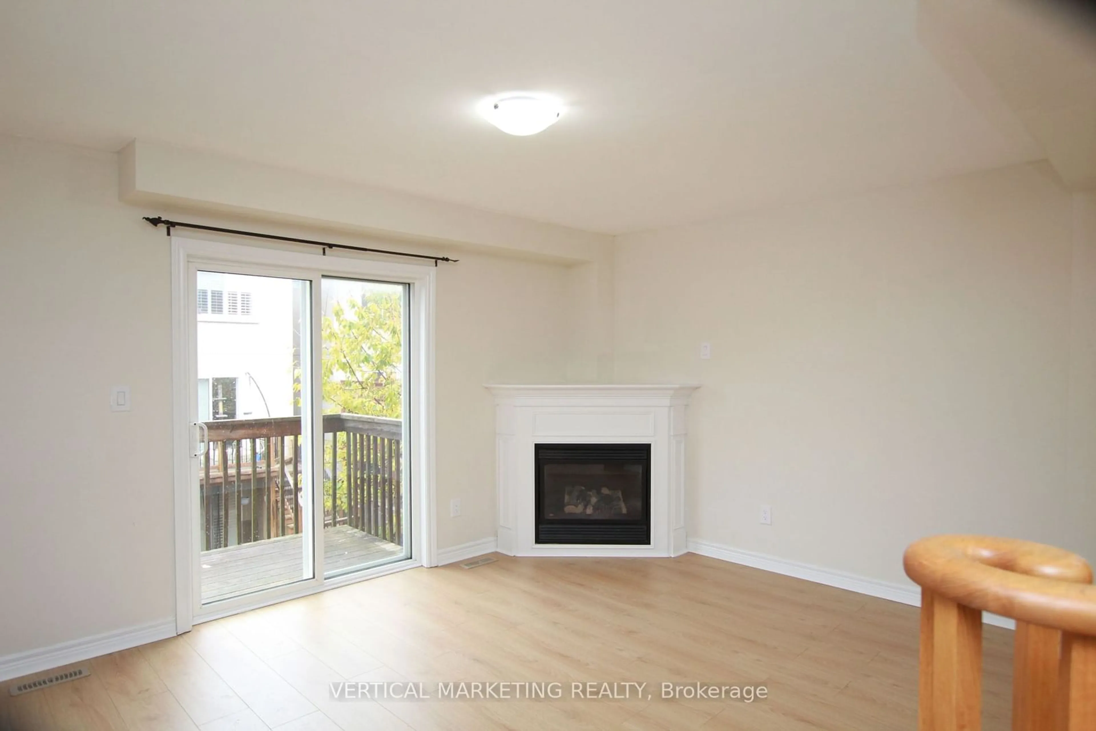 Living room, wood floors for 225 Knapton Dr, Newmarket Ontario L3X 3B6