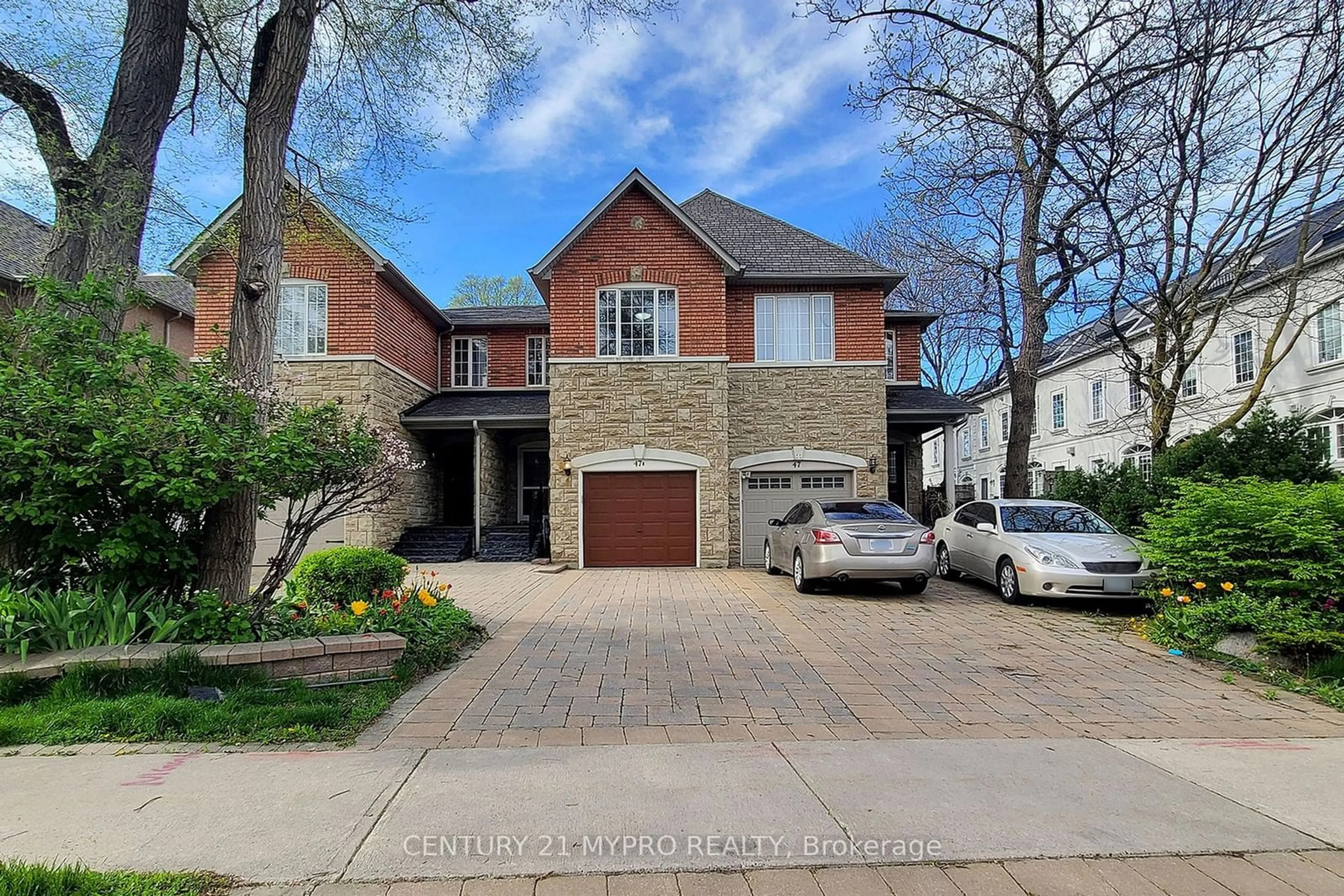 A pic from exterior of the house or condo, the street view for 47A Benson Ave, Richmond Hill Ontario L4C 4E5