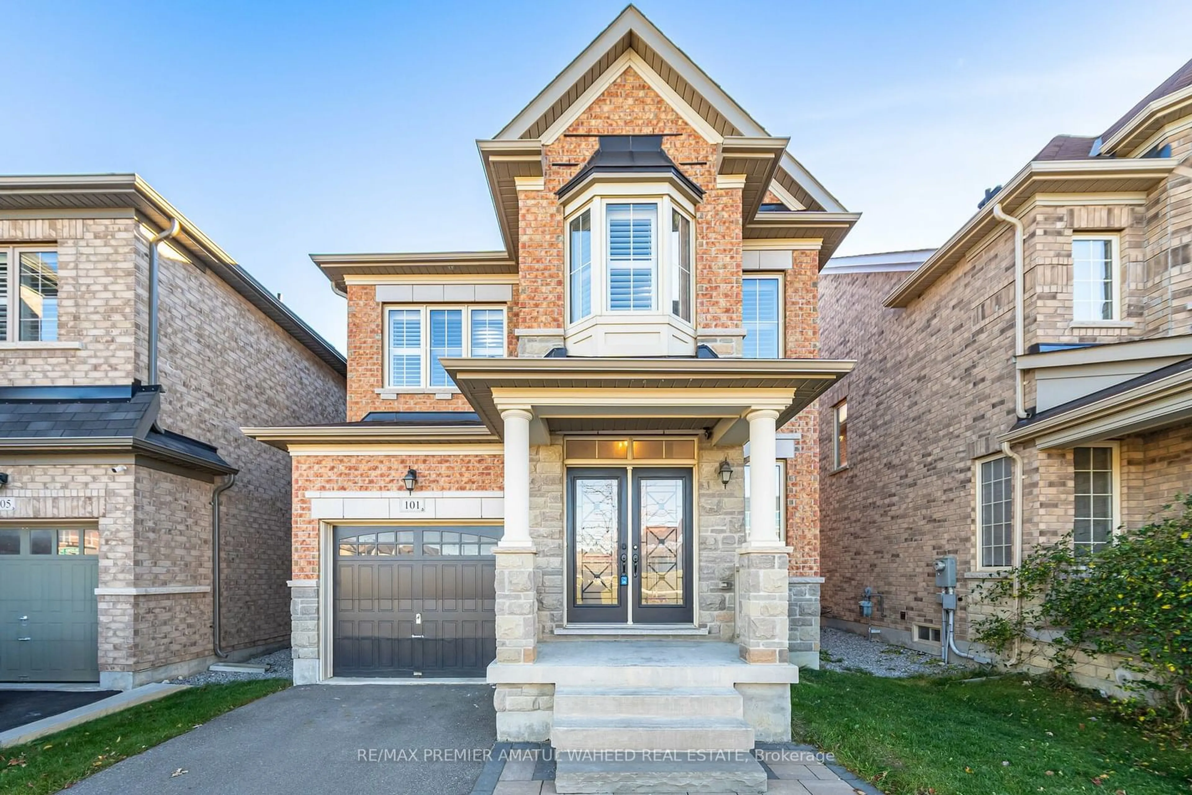 Home with brick exterior material for 101 Algoma Dr, Vaughan Ontario L4H 4H5