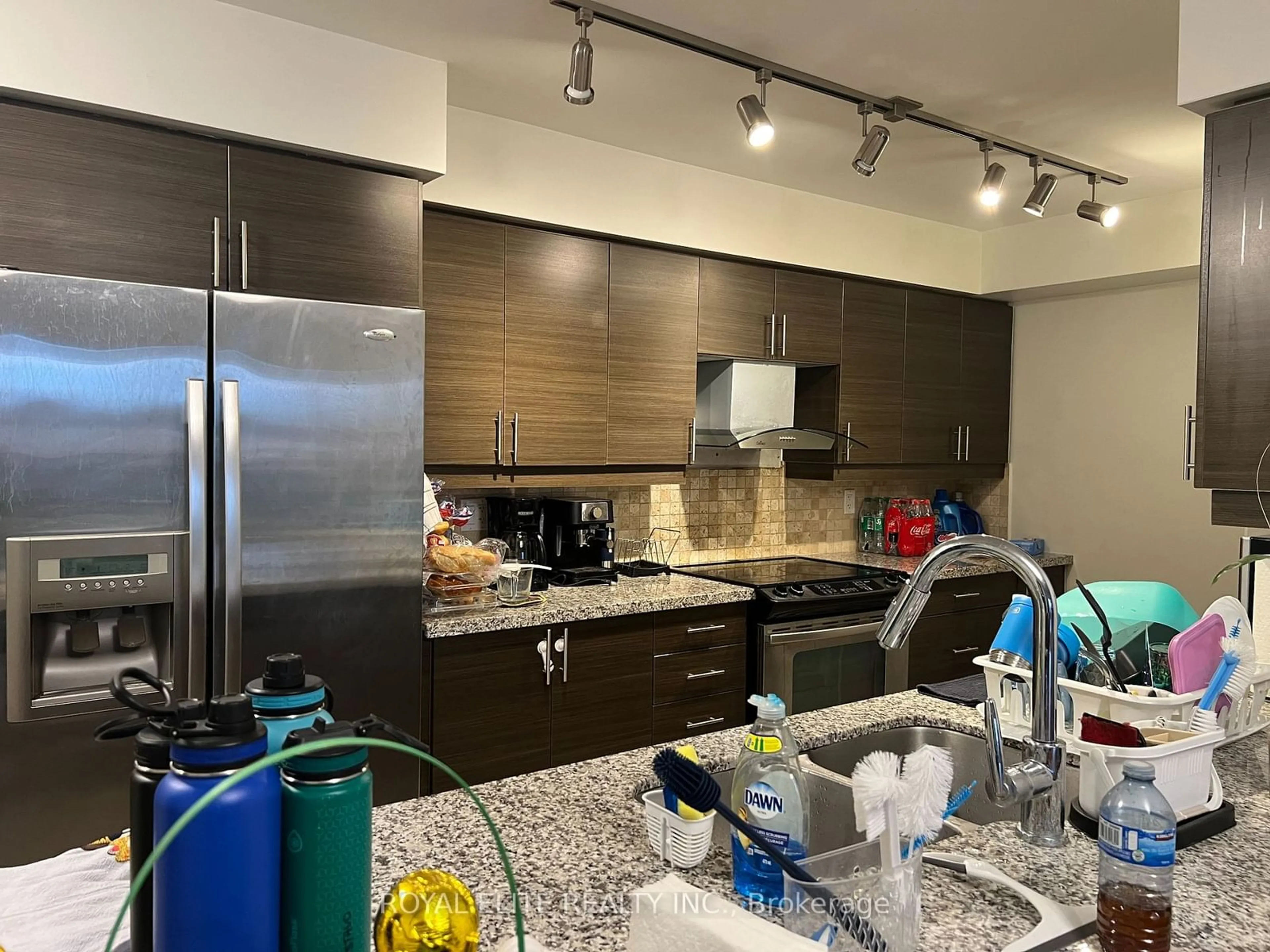 Open concept kitchen for 23 Cox Blvd #365, Markham Ontario L3R 7Z9