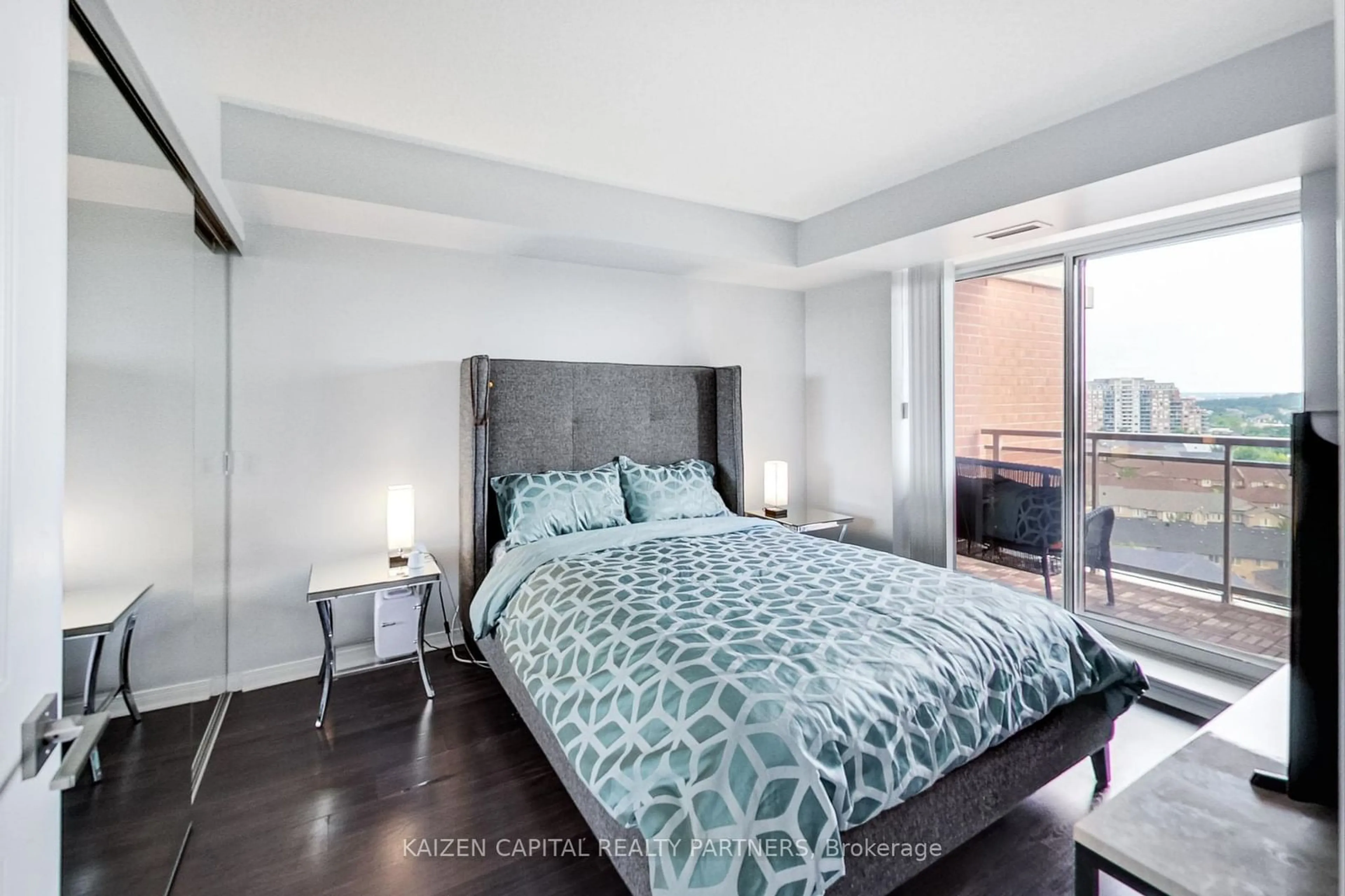 Bedroom, carpet floors for 75 King William Cres #1002, Richmond Hill Ontario L4B 0C1