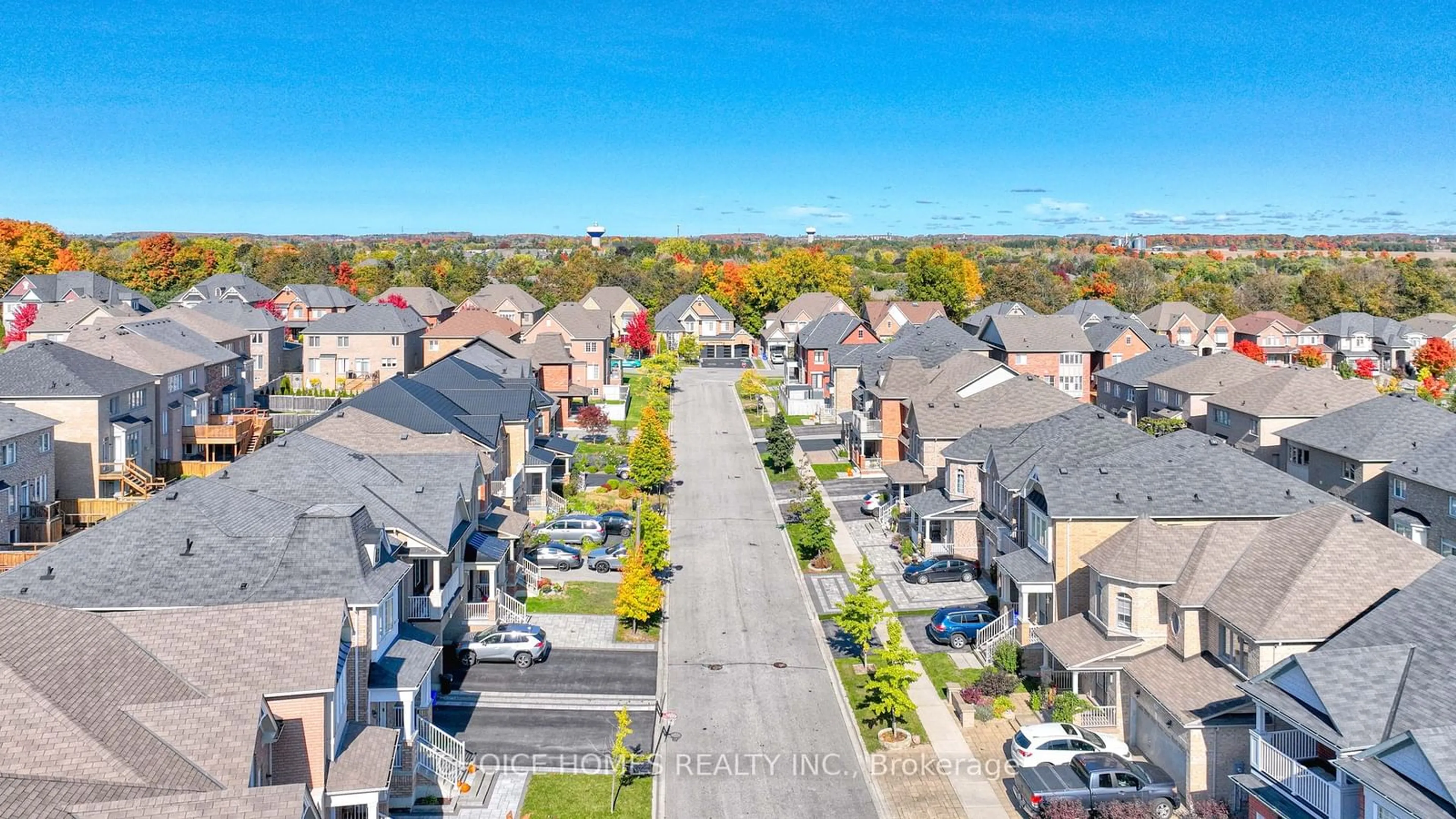 A pic from exterior of the house or condo, the street view for 114 Greenforest Grve, Whitchurch-Stouffville Ontario L4A 1S7