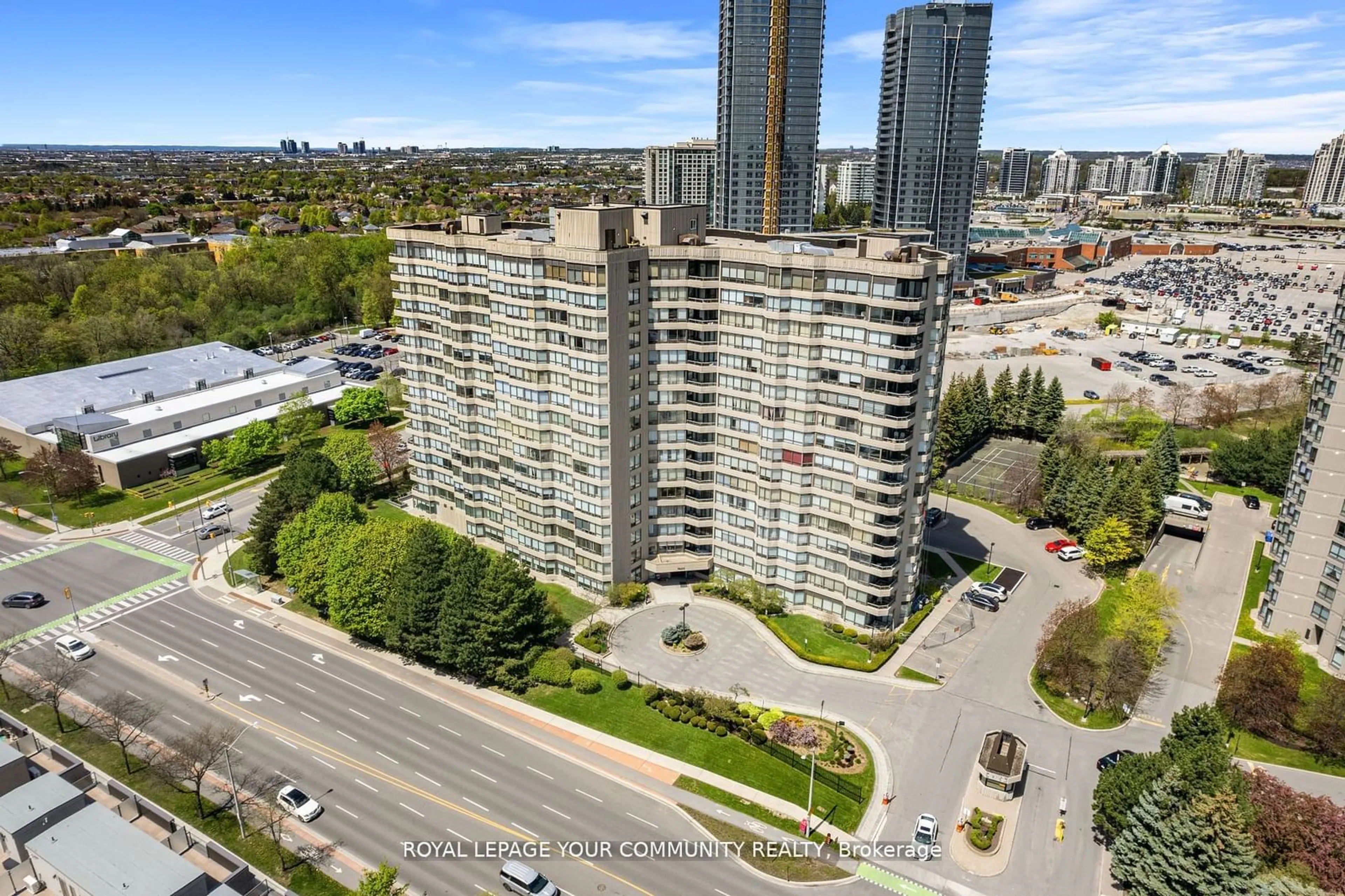 A pic from exterior of the house or condo, the view of city buildings for 7420 Bathurst St #503, Vaughan Ontario L4J 6X4