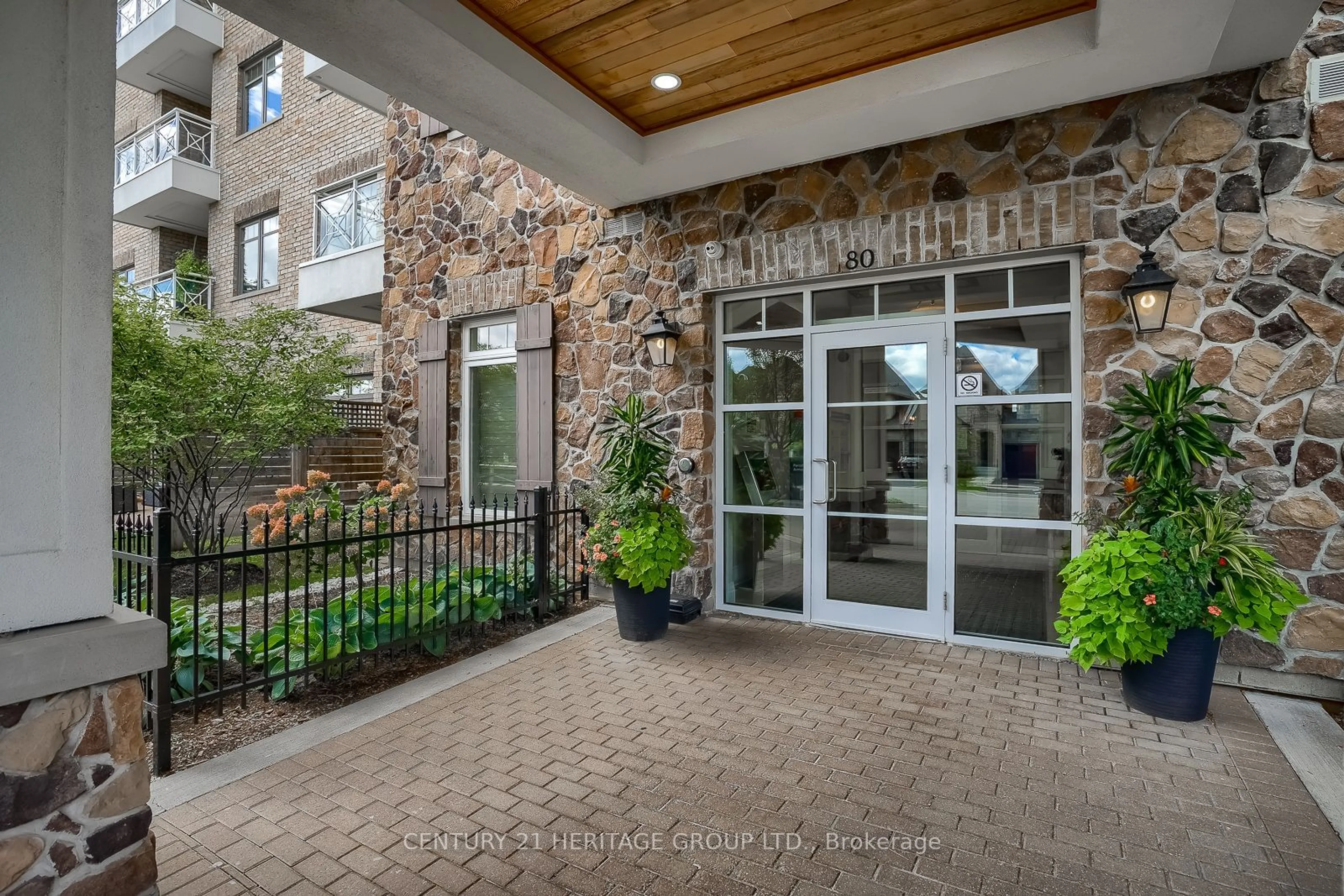 Indoor entryway, cement floor for 80 Burns Blvd #130, King Ontario L7B 0B3