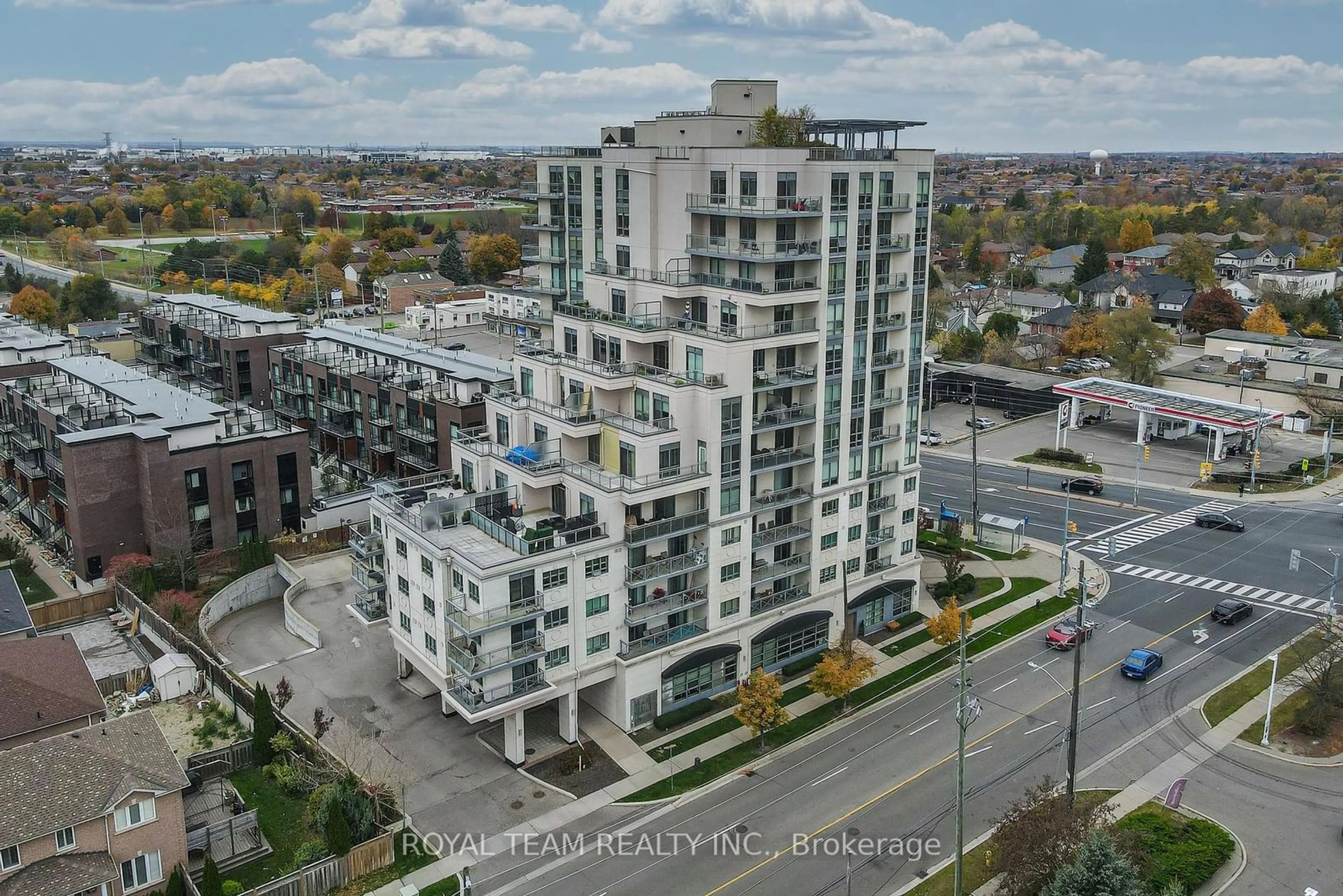 A pic from exterior of the house or condo, the front or back of building for 7730 Kipling Ave #905, Vaughan Ontario L4L 1Y9