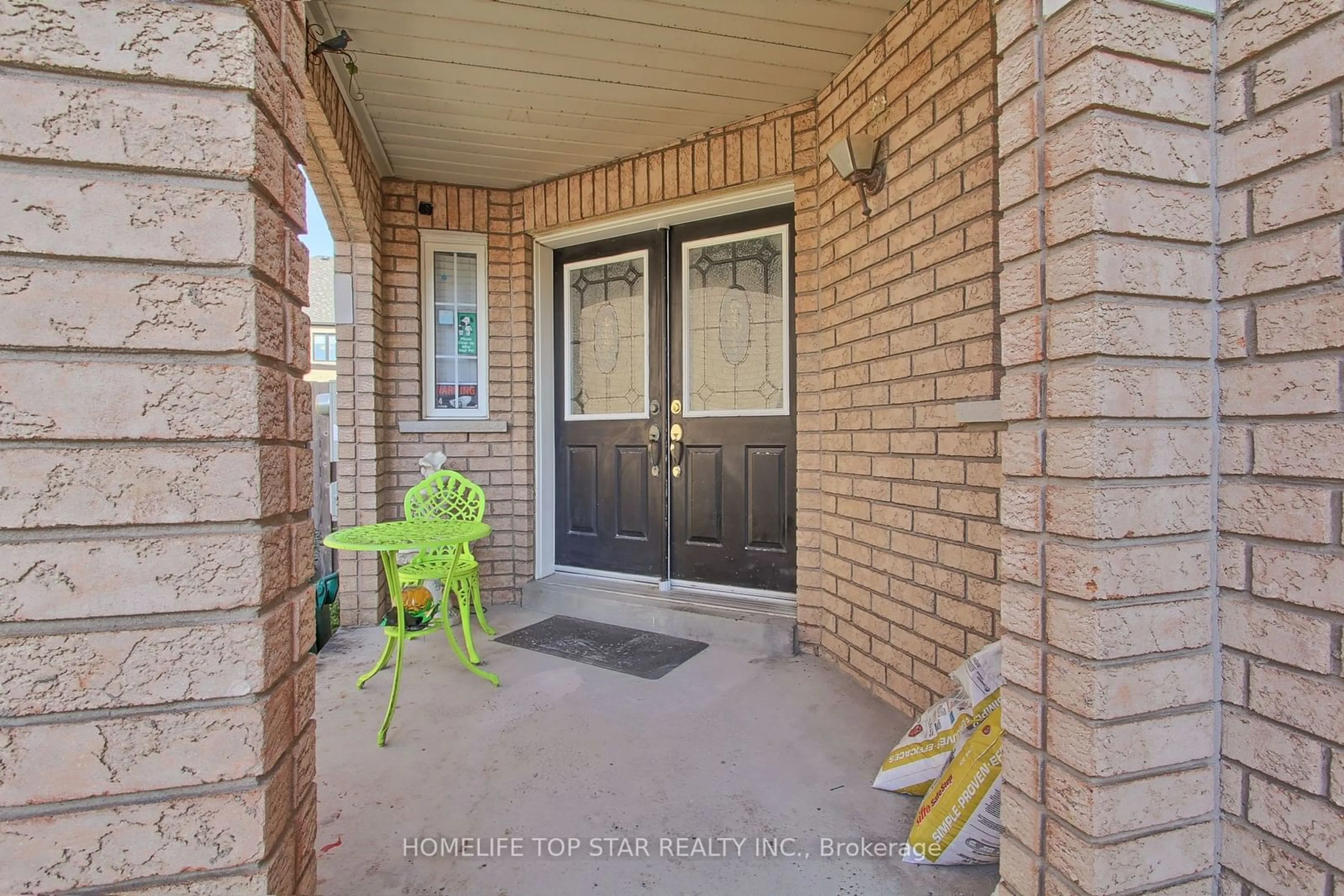 Indoor entryway, wood floors for 598 Highglen Ave, Markham Ontario L3S 4N5