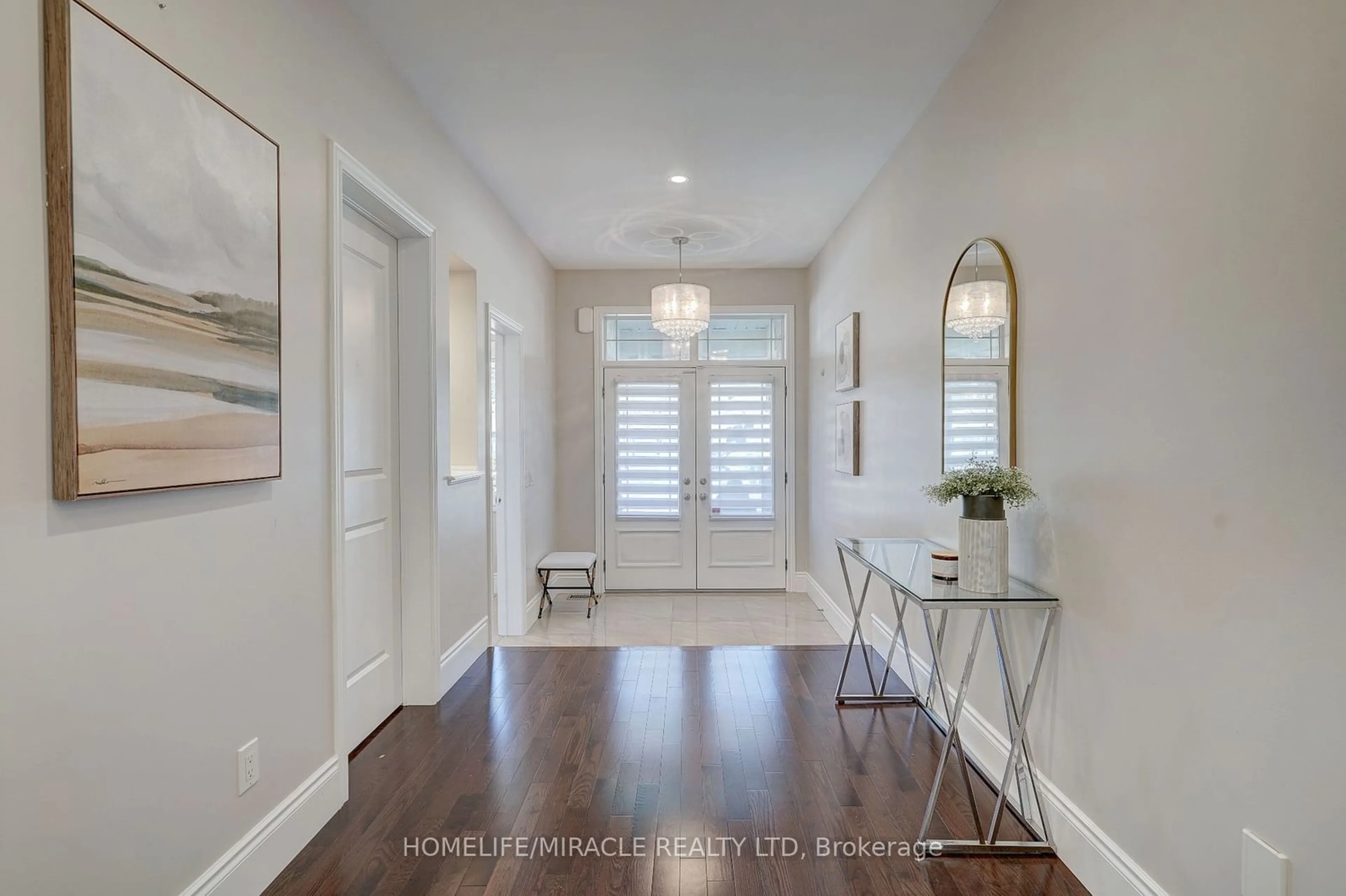 Indoor entryway, wood floors for 11 Garyscholl Rd, Vaughan Ontario L4H 3R3