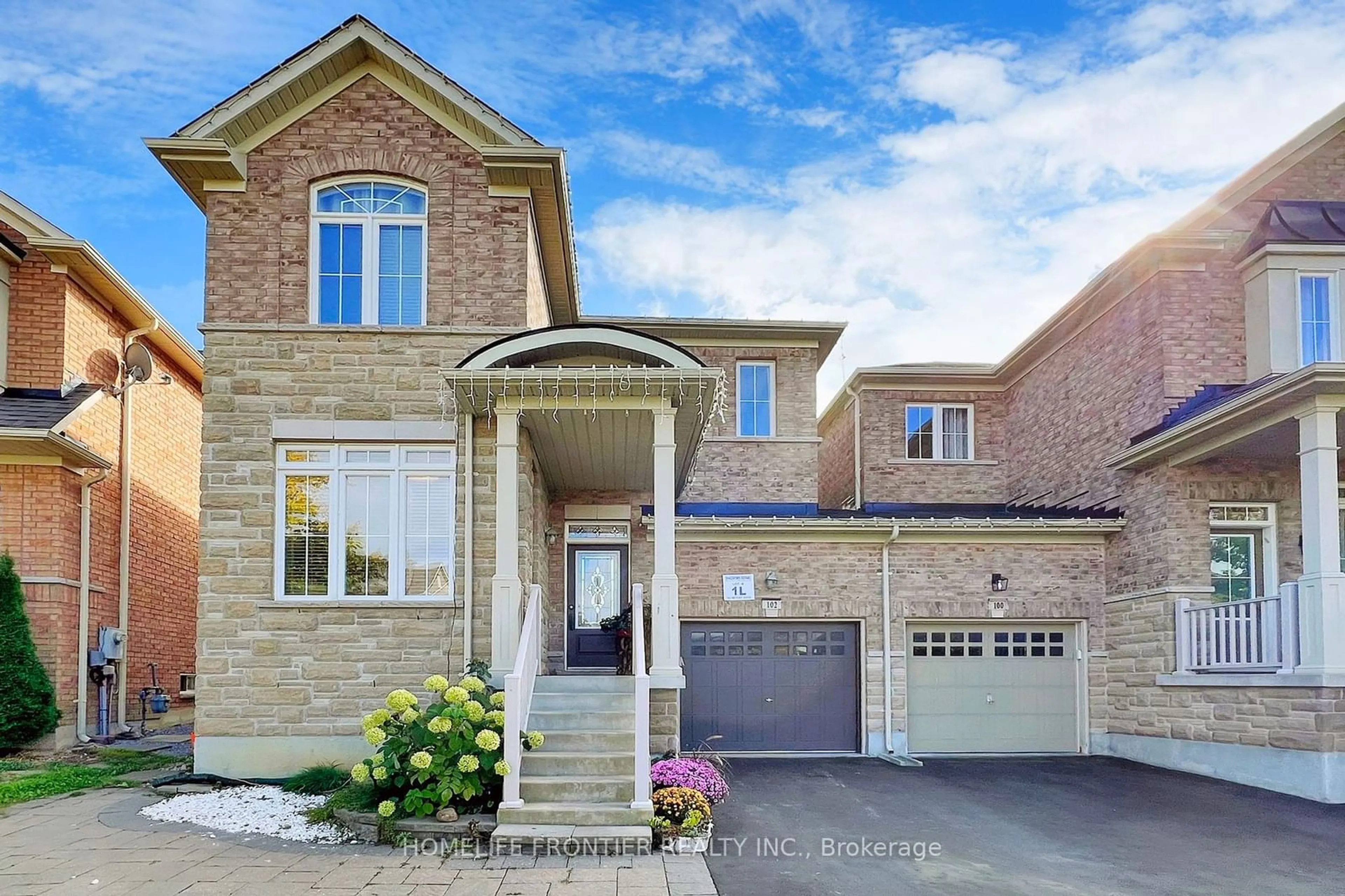 Home with brick exterior material for 102 Betony Dr, Richmond Hill Ontario L4E 0P5