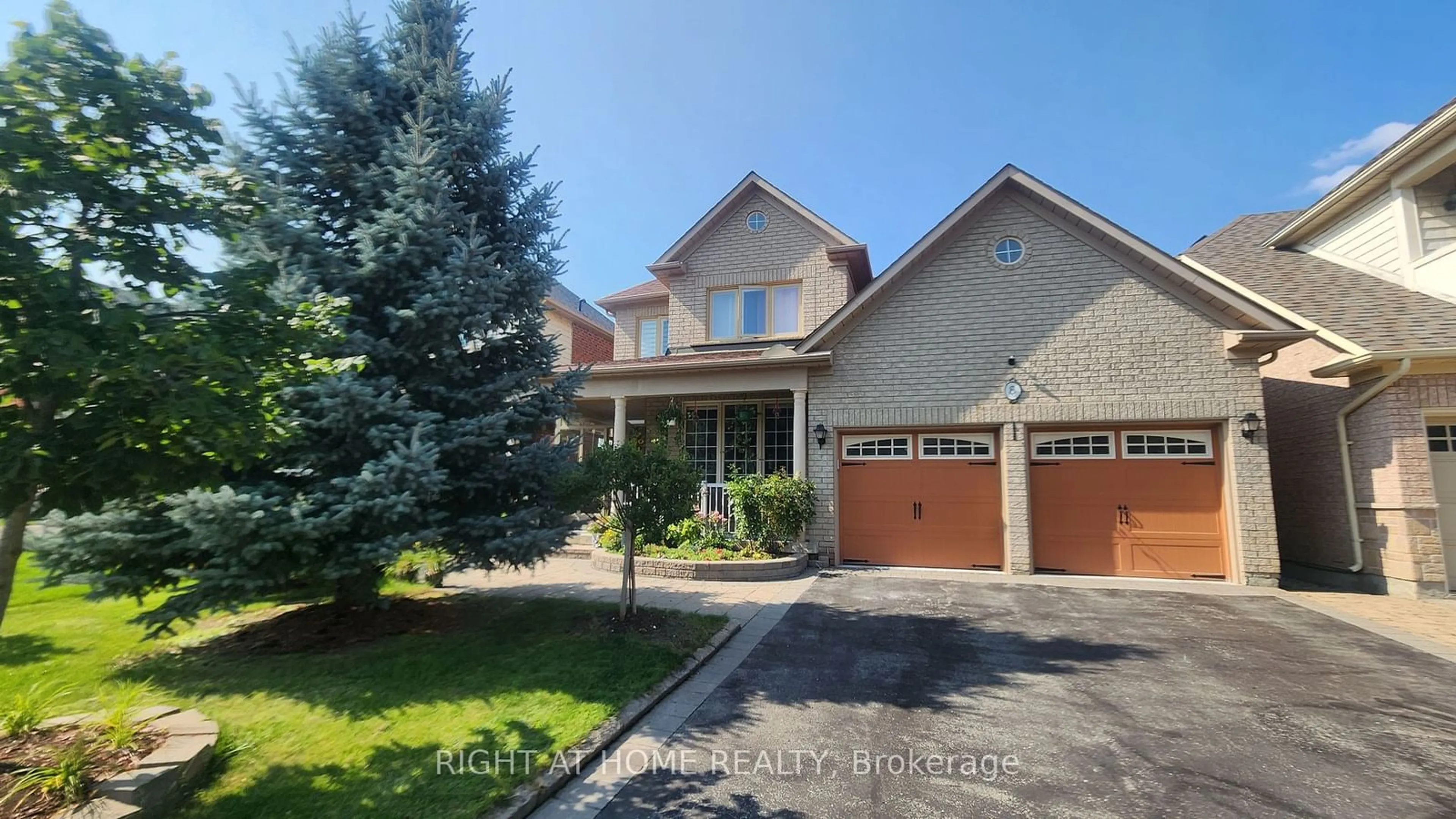 Frontside or backside of a home, cottage for 8 Cider Cres, Richmond Hill Ontario L4E 4E9