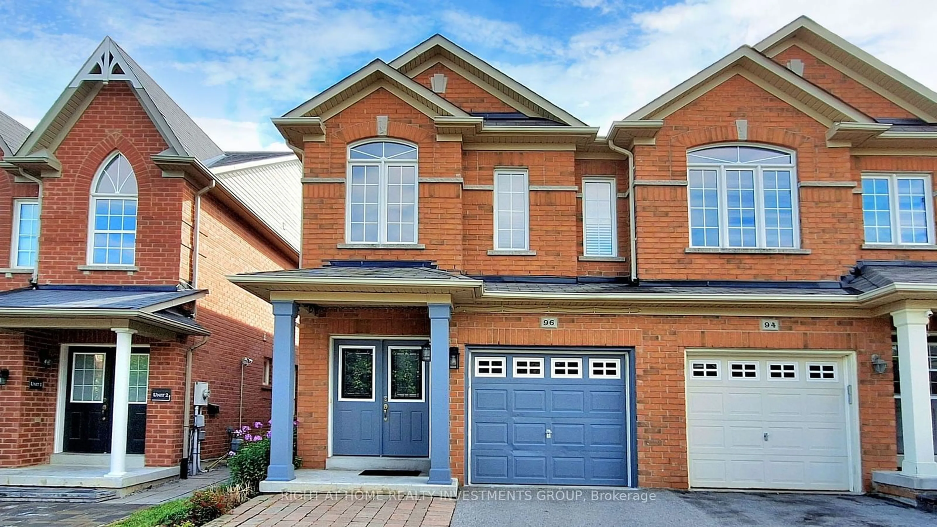 Home with brick exterior material for 96 Four Seasons Cres, Newmarket Ontario L9N 0C4