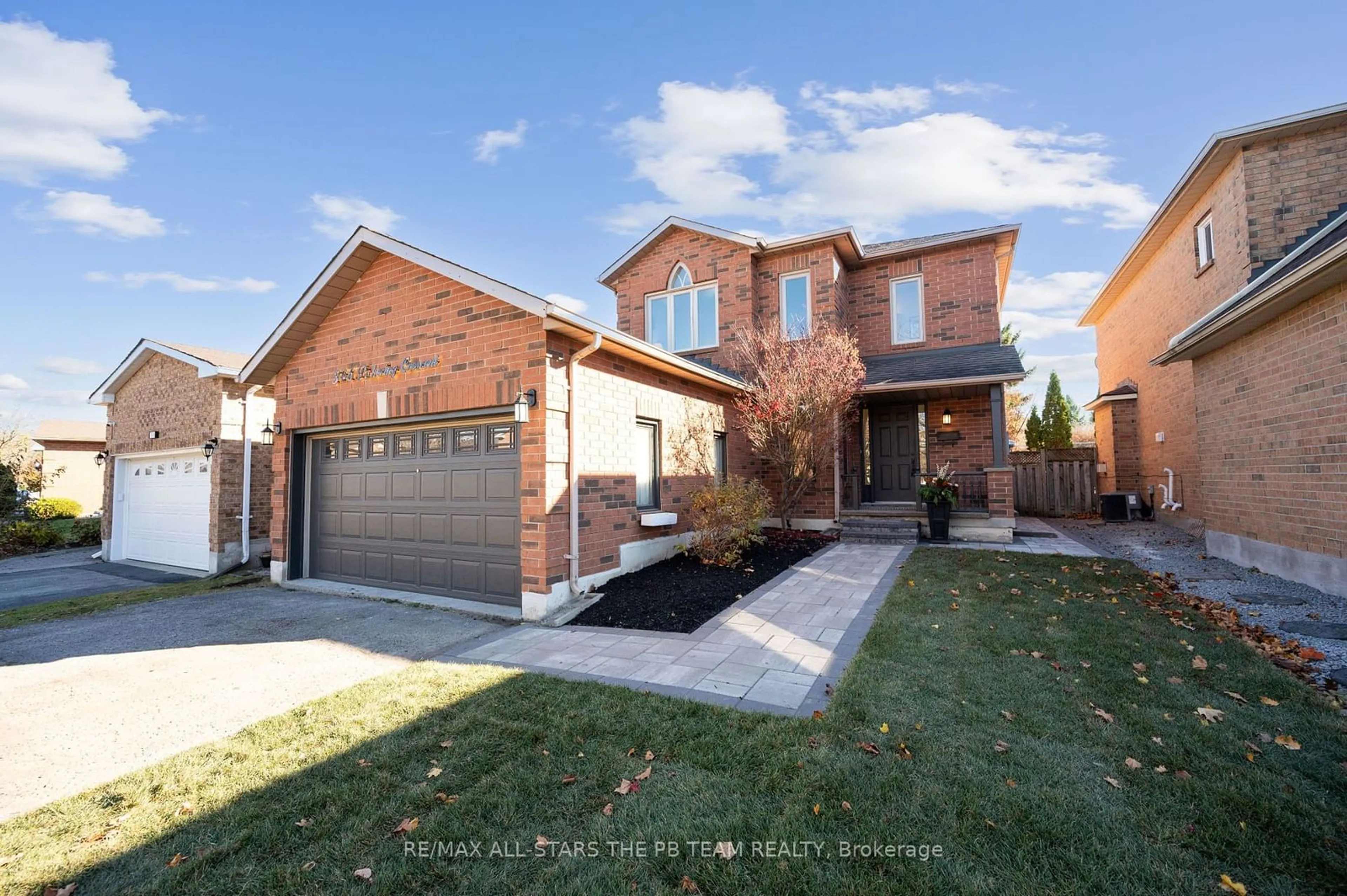 Home with brick exterior material for 346 Pickering Cres, Newmarket Ontario L3Y 8G7