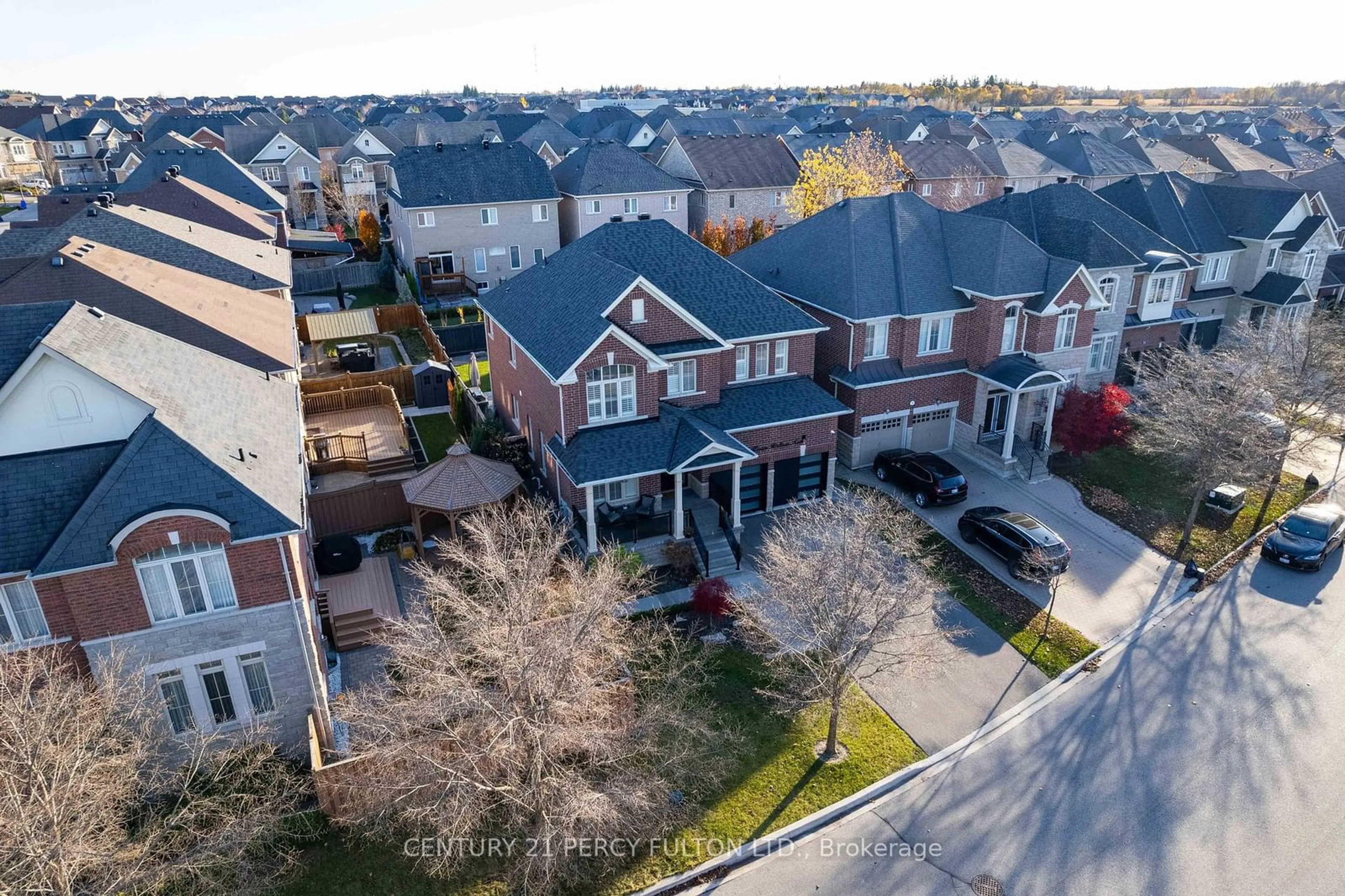 A pic from exterior of the house or condo, the street view for 27 Heron Hollow Ave, Richmond Hill Ontario L4E 0V7