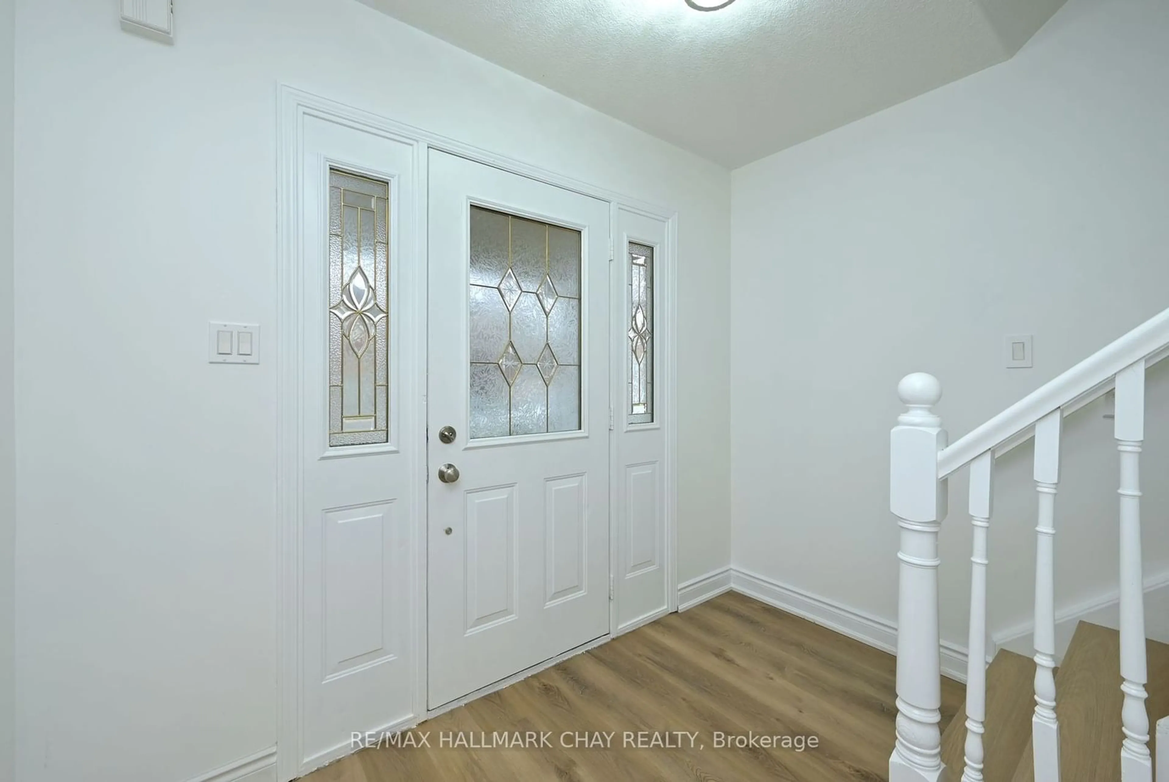 Indoor entryway, wood floors for 24 Stoneham St, New Tecumseth Ontario L9R 2C9