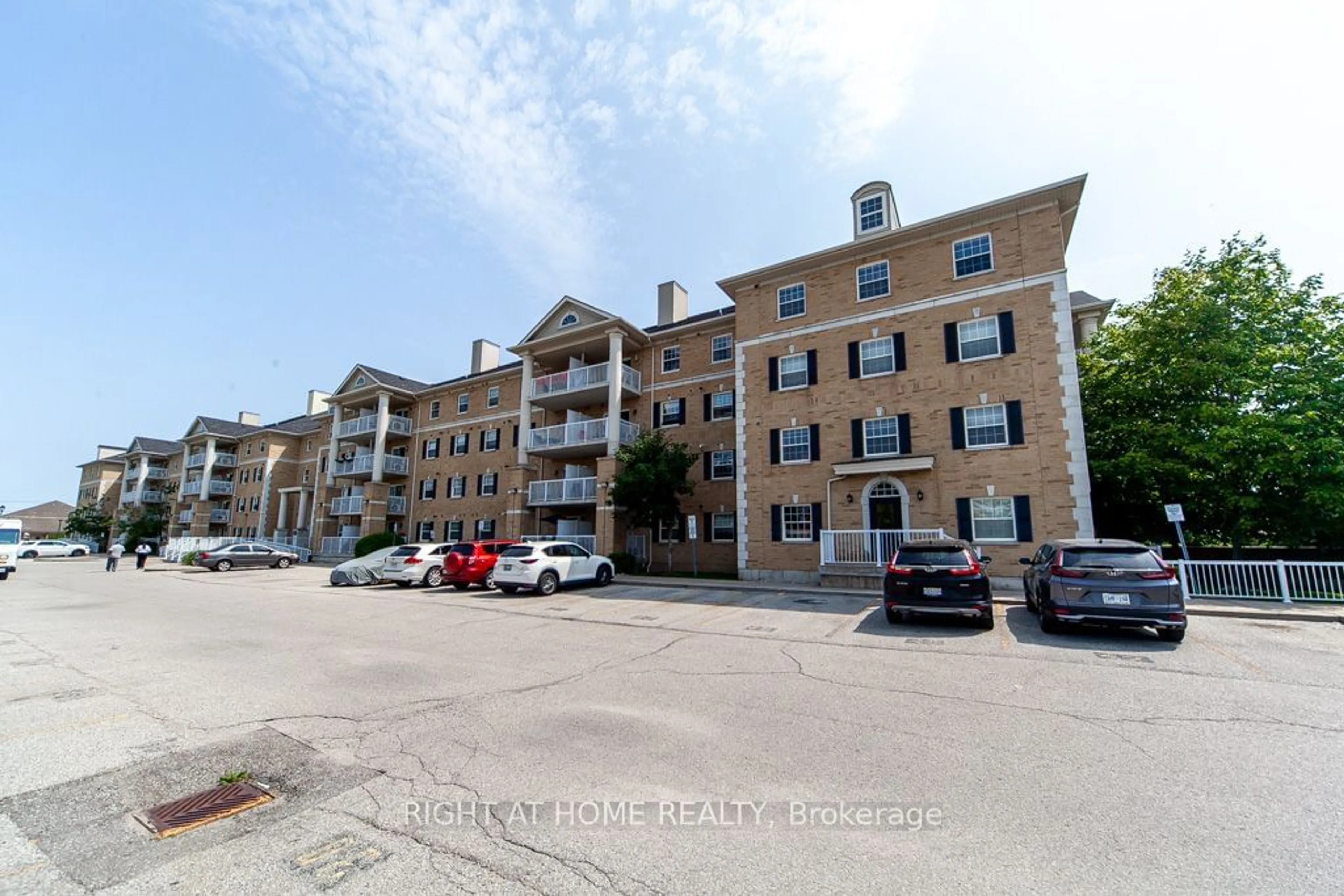 A pic from exterior of the house or condo, the street view for 7428 Markham Rd #301, Markham Ontario L3S 4V6