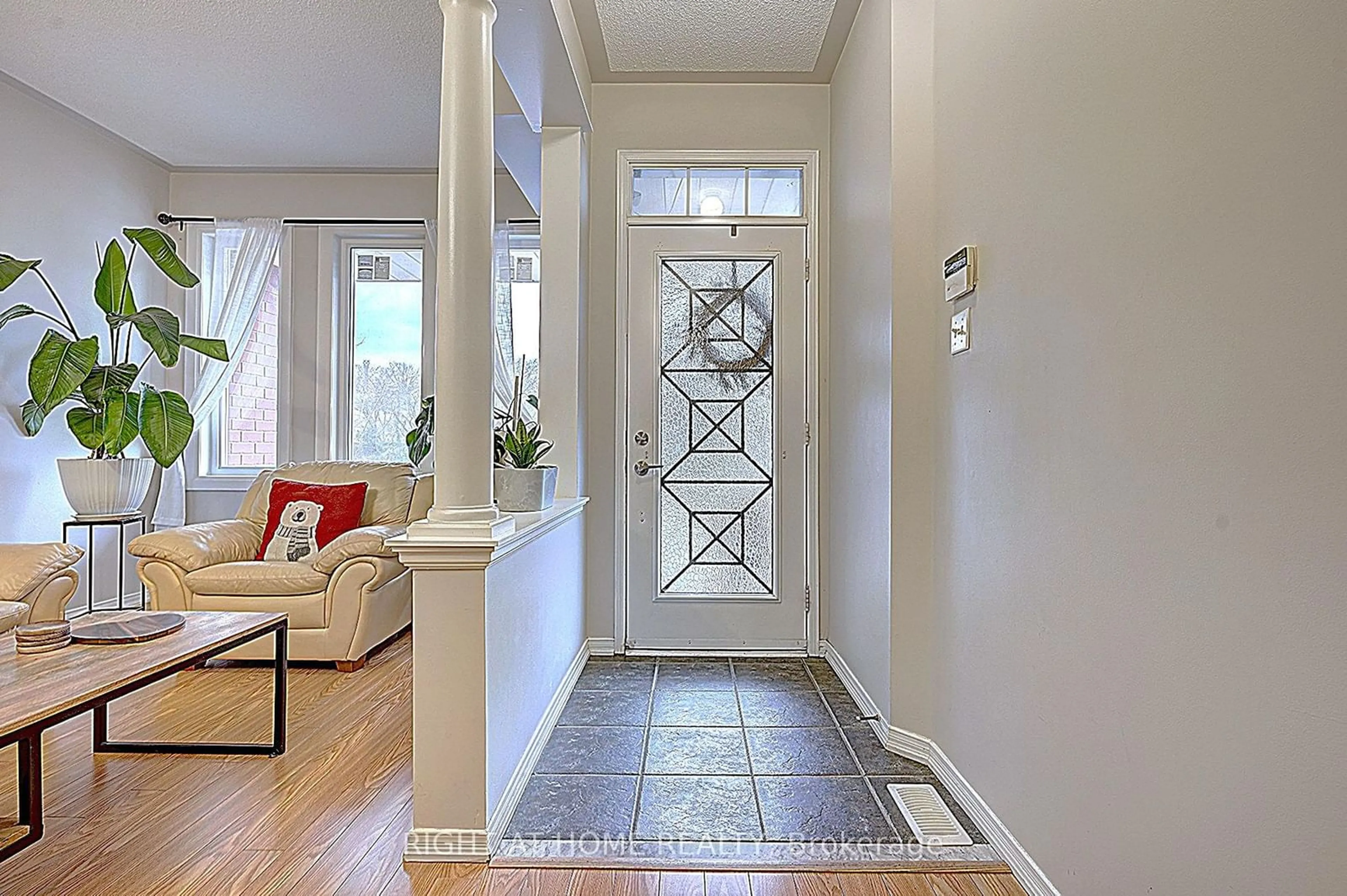 Indoor entryway, wood floors for 111 Wildberry Cres, Vaughan Ontario L4H 2C6