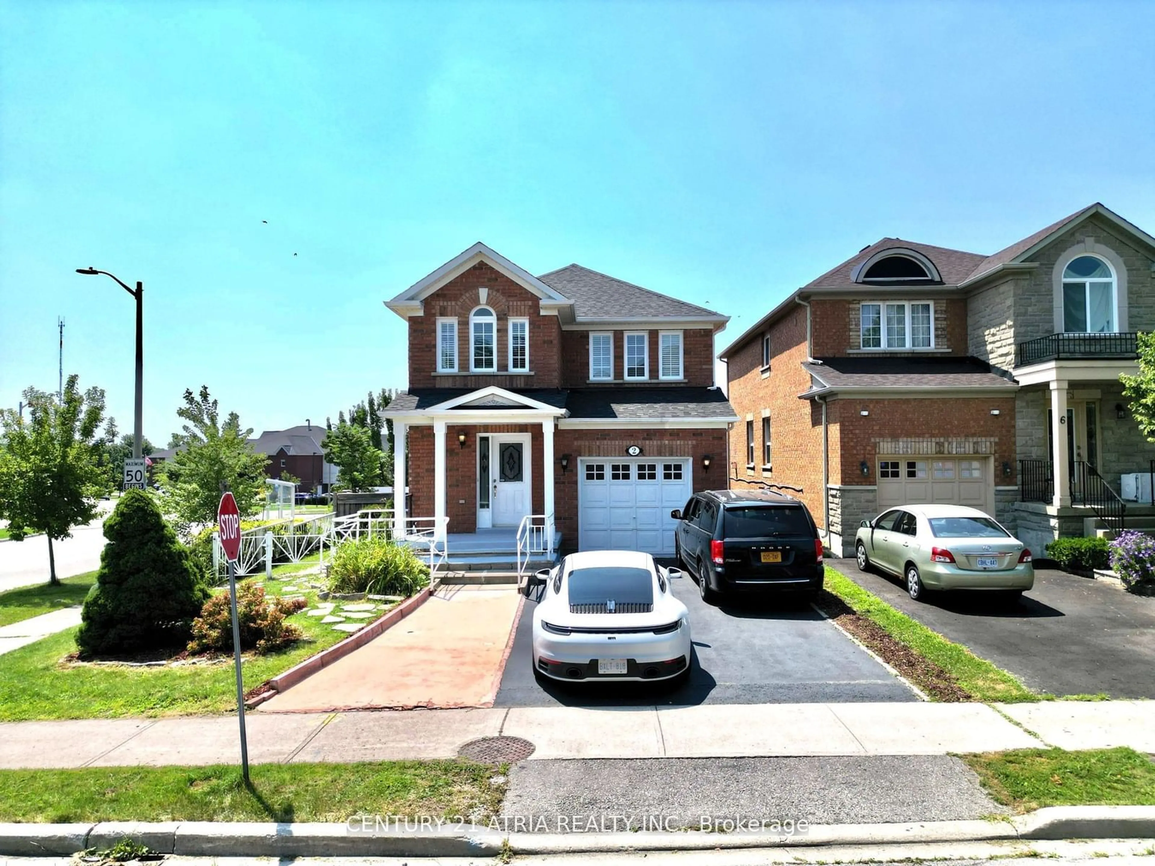 Frontside or backside of a home, the street view for 2 Bestview Cres, Vaughan Ontario L6A 3S8