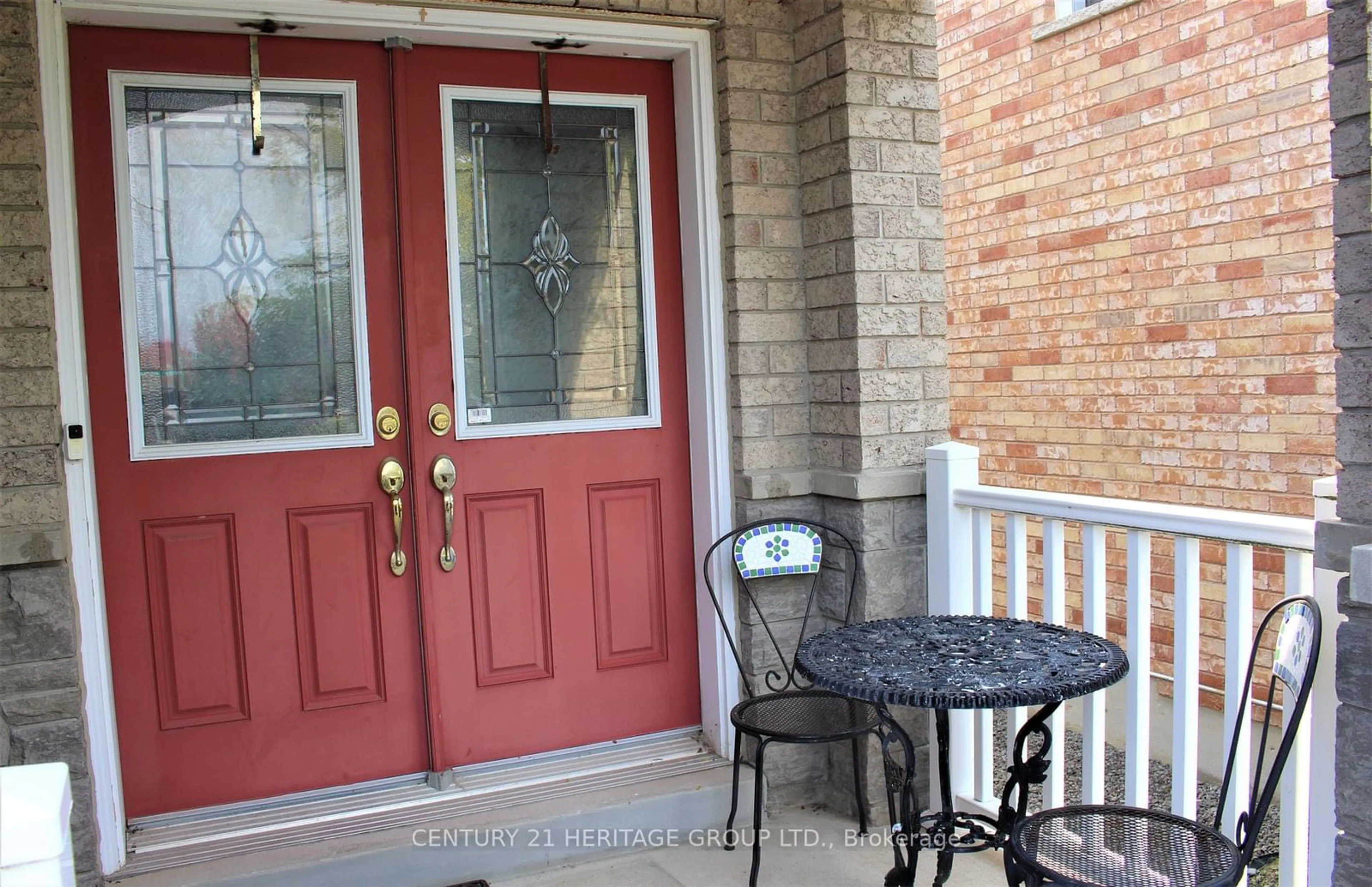 Patio, cottage for 185 River Ridge Blvd, Aurora Ontario L4G 7T7