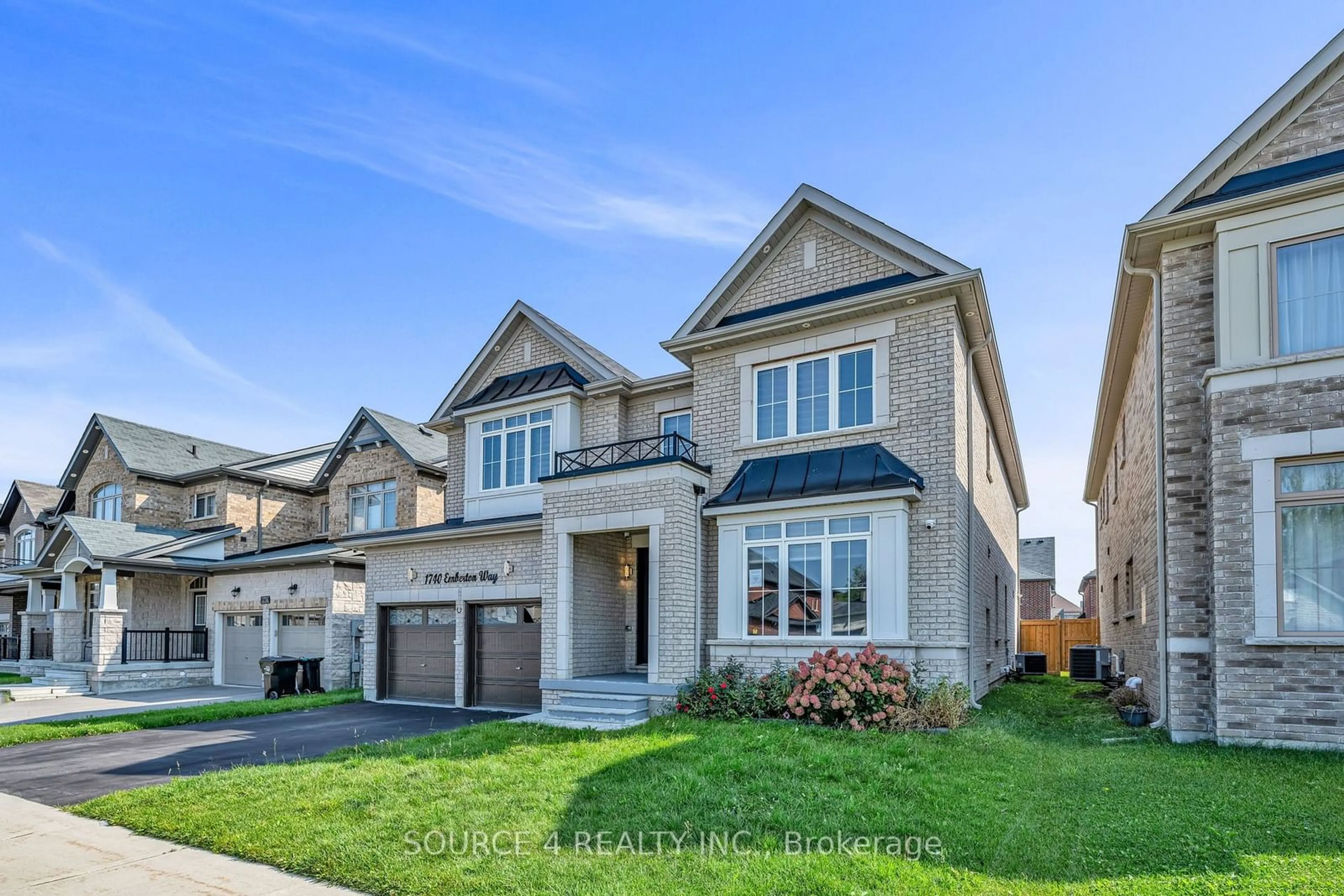 Frontside or backside of a home, the street view for 1740 Emberton Way, Innisfil Ontario L9S 0N4