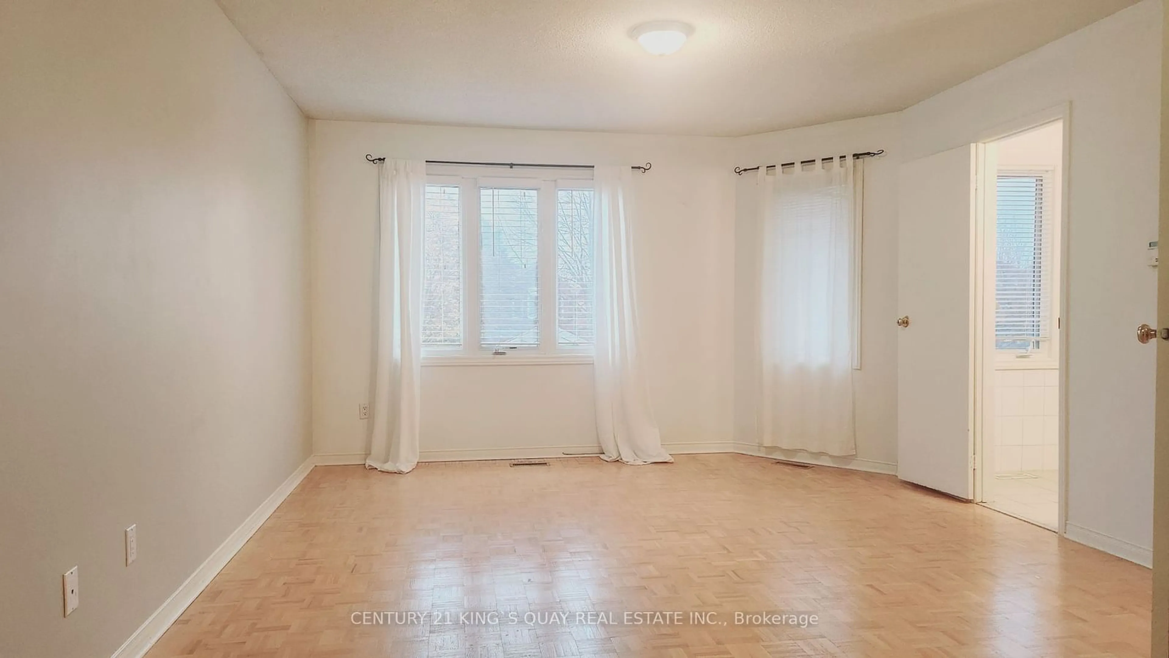 A pic of a room, not visible floor for 22 Elmpark Crt, Richmond Hill Ontario L4C 9T8