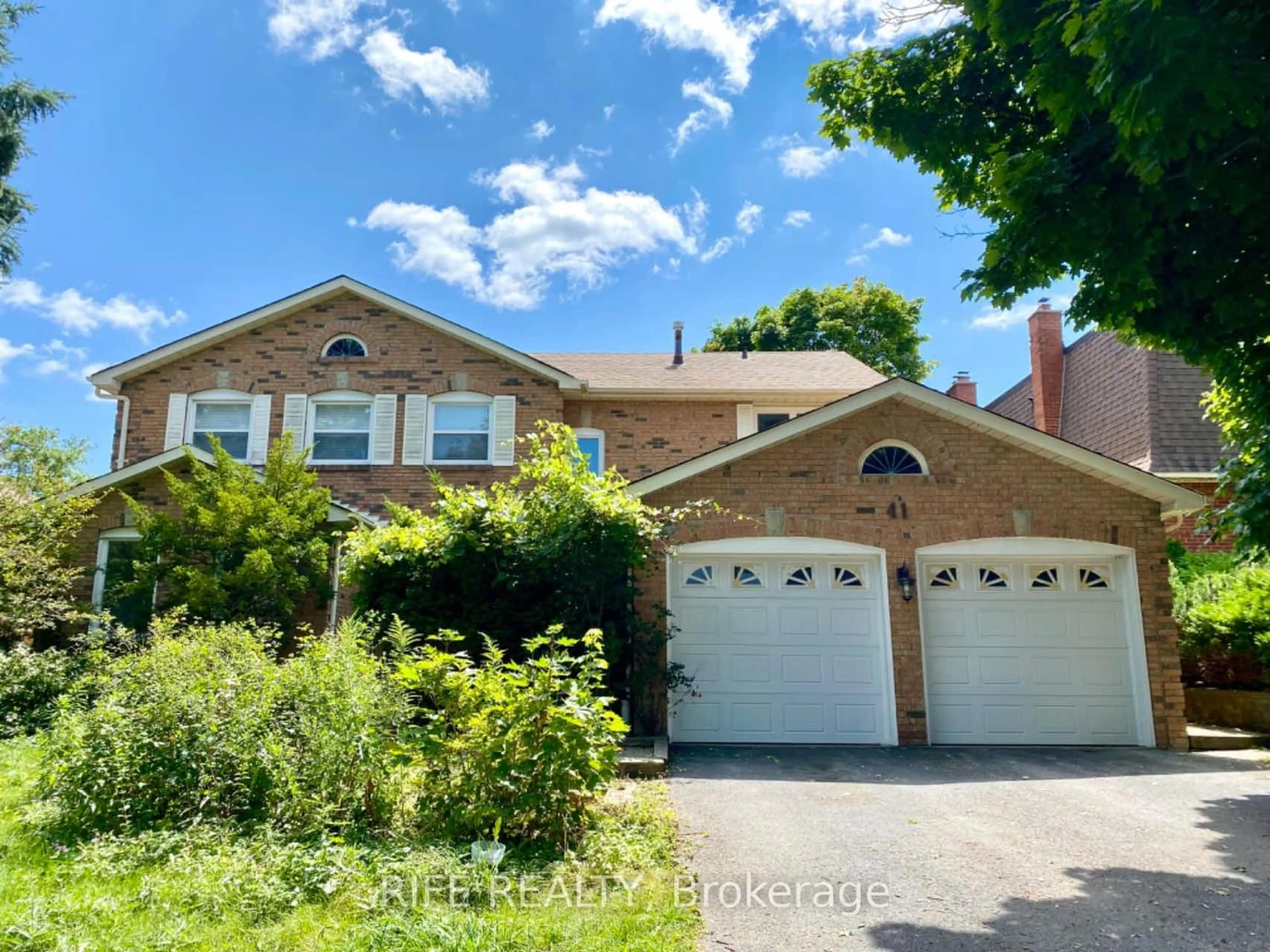 Frontside or backside of a home, the street view for 41 Briarwood Rd, Markham Ontario L3R 2W7