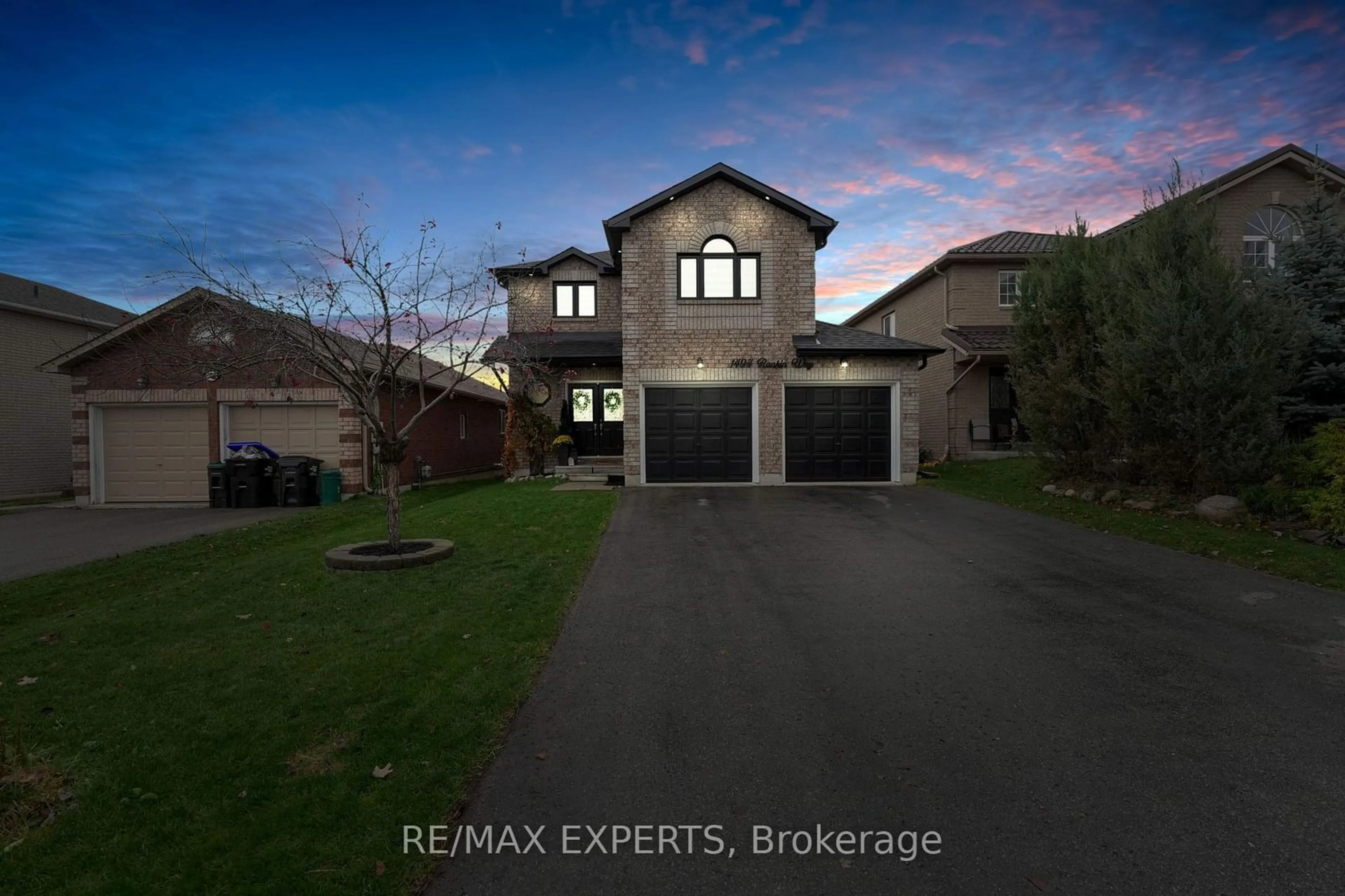 Frontside or backside of a home, the street view for 1494 Rankin Way, Innisfil Ontario L9S 0C6