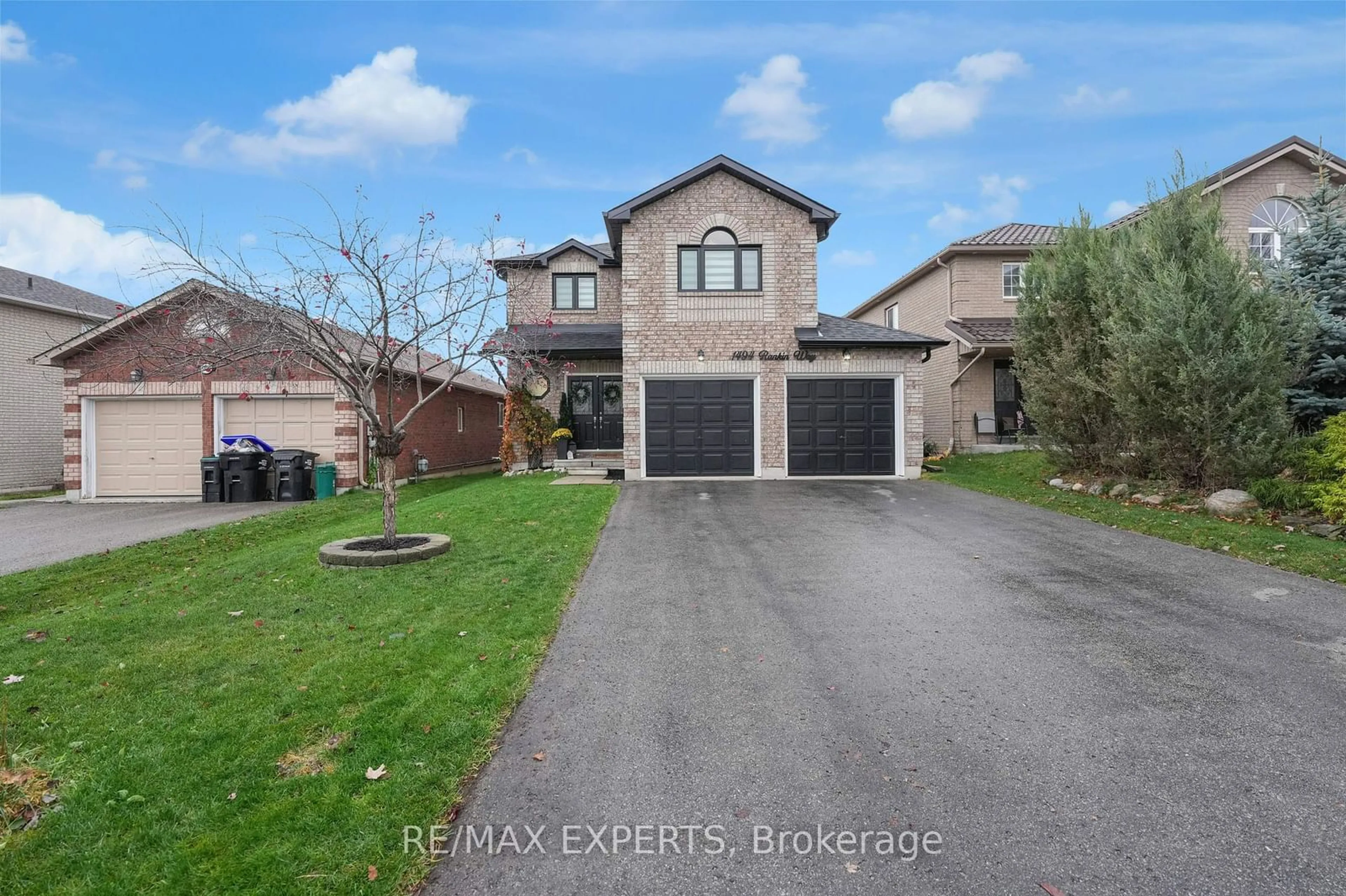 Frontside or backside of a home, the street view for 1494 Rankin Way, Innisfil Ontario L9S 0C6