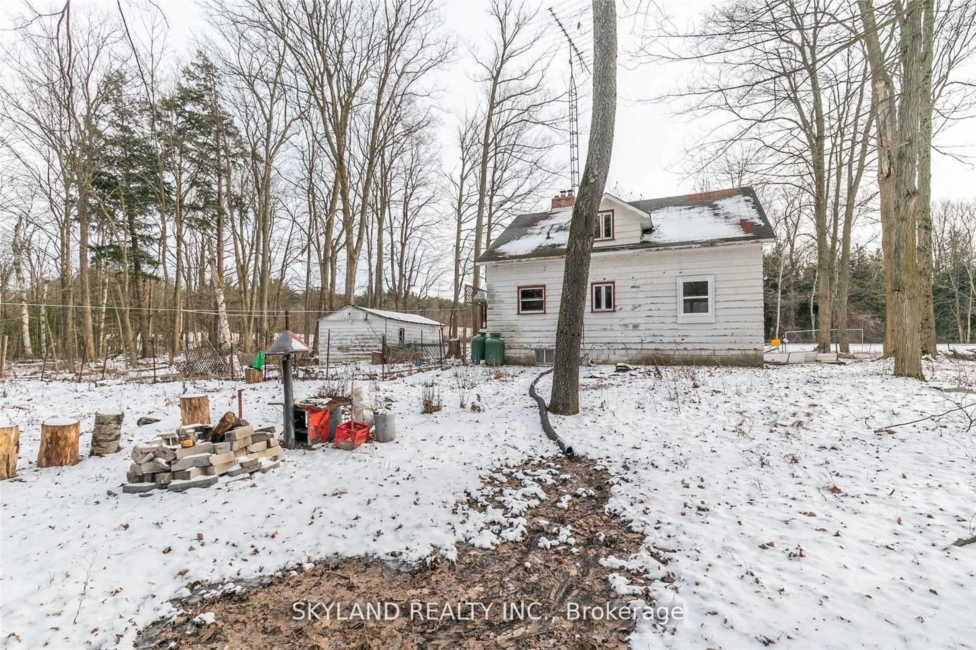 Frontside or backside of a home, the fenced backyard for 2692 Vandorf Sdrd, Whitchurch-Stouffville Ontario L0H 1G0