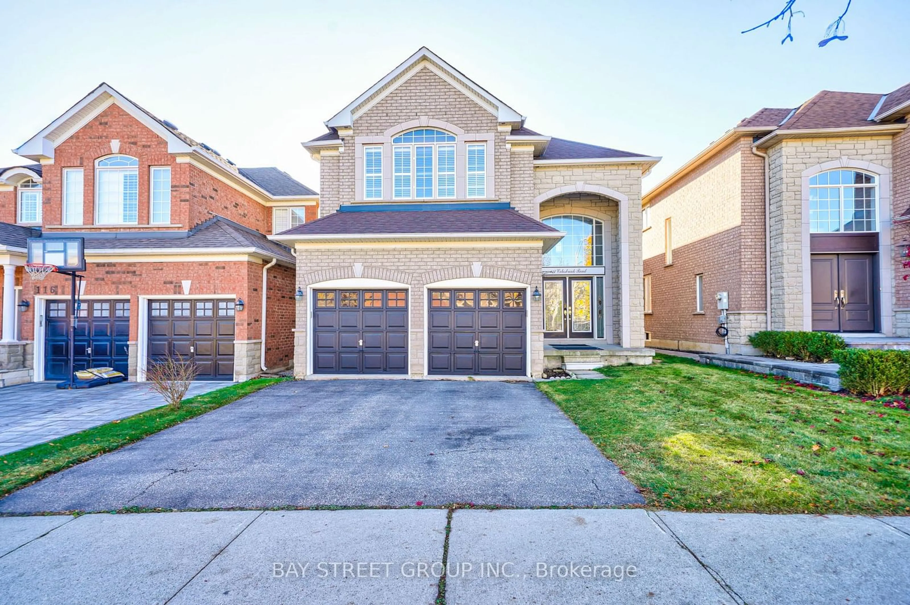 Home with brick exterior material for 112 Colesbrook Rd, Richmond Hill Ontario L4S 2G3