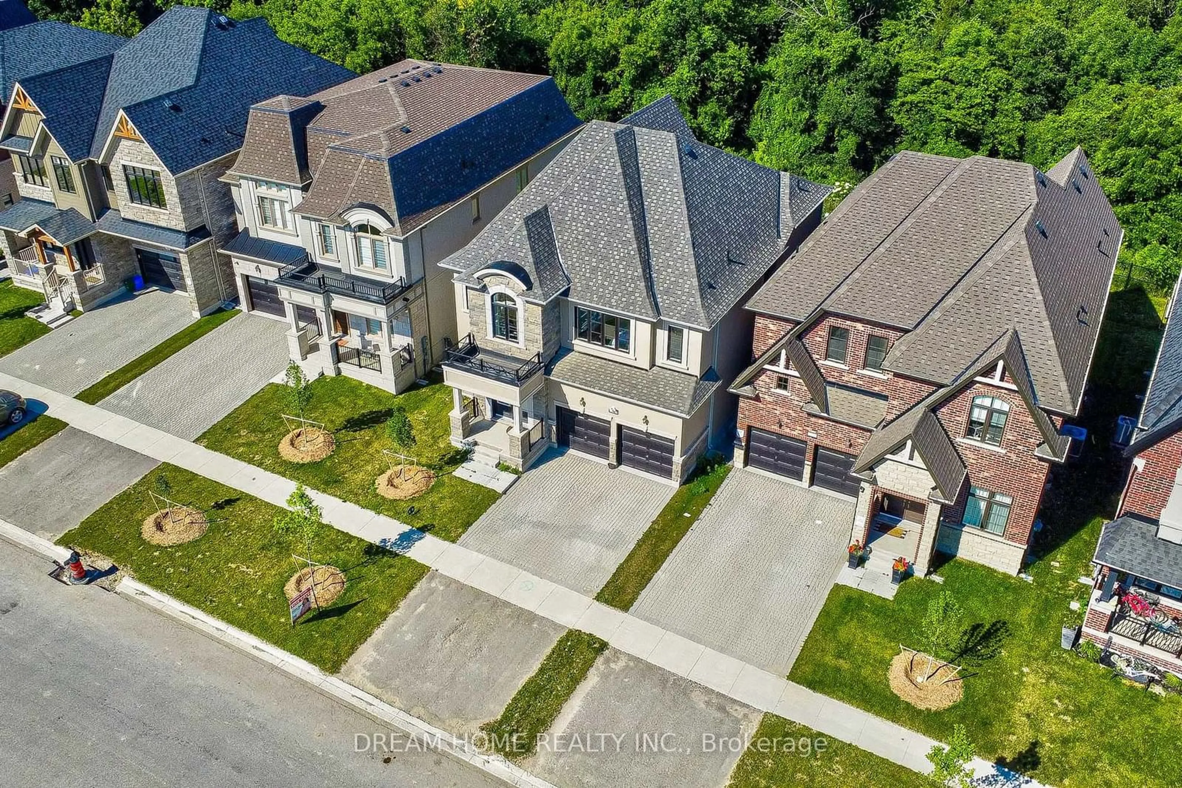 Frontside or backside of a home, the street view for 214 Yorkton Blvd, Markham Ontario L6C 1N6